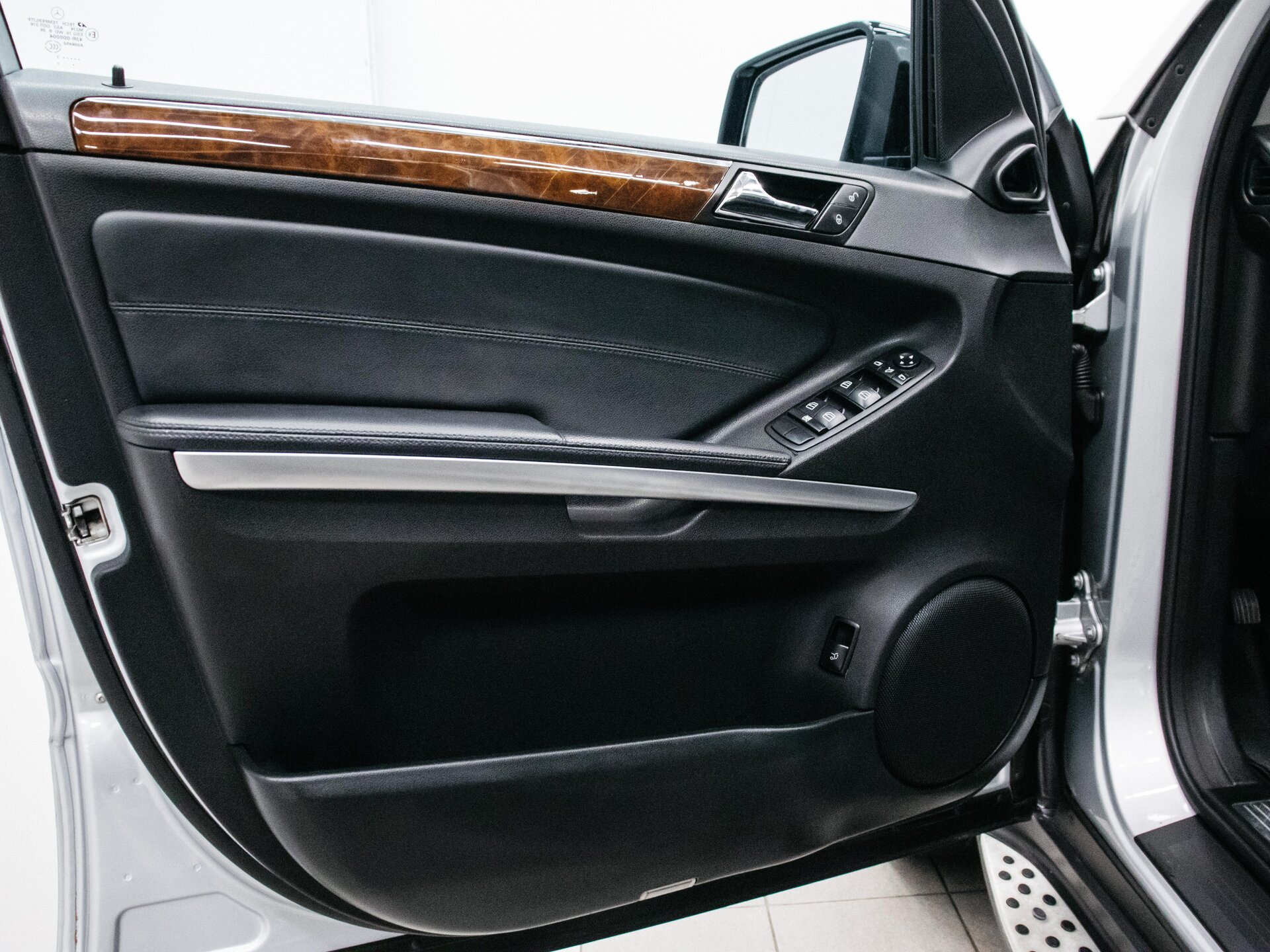 Mercedes-Benz M-Класс 2010 9