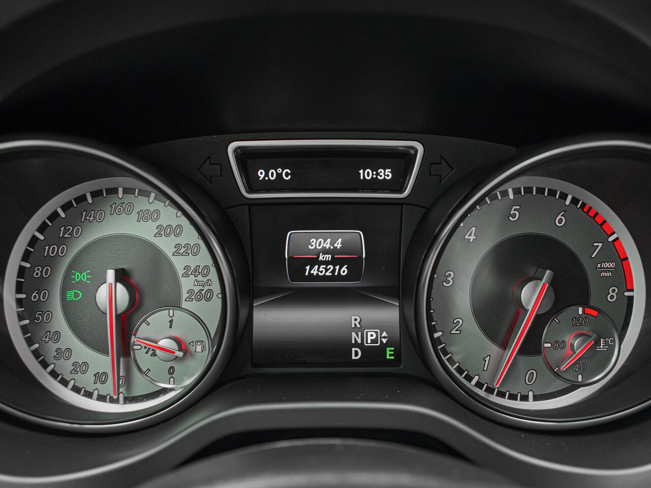Купить Mercedes-Benz CLA 200 1.6 AMT (156 л.с.), 2014 в Екатеренбурге