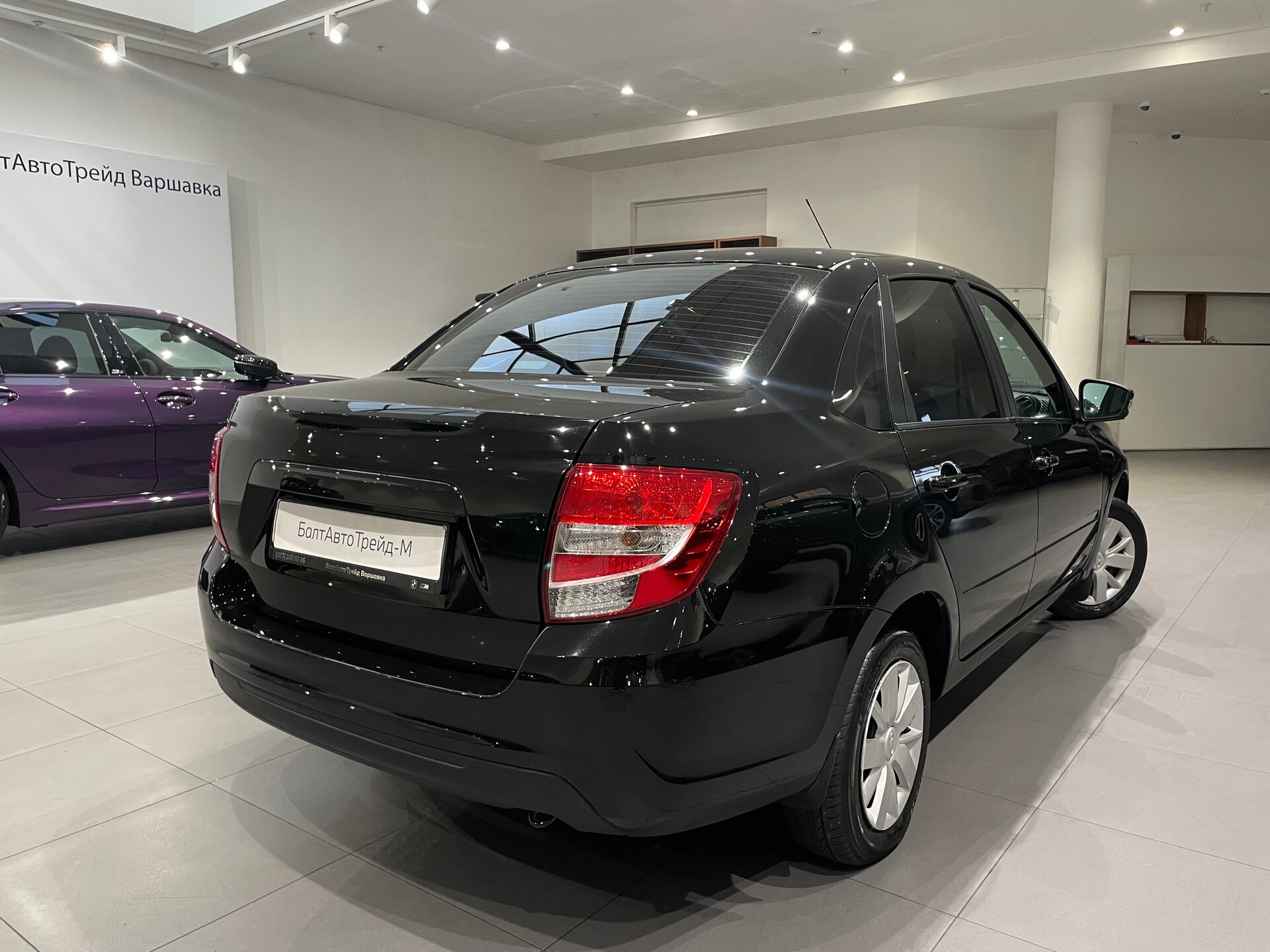 Автомобиль Lada (ВАЗ) Granta 1.6 MT (90 л.с.) - 6
