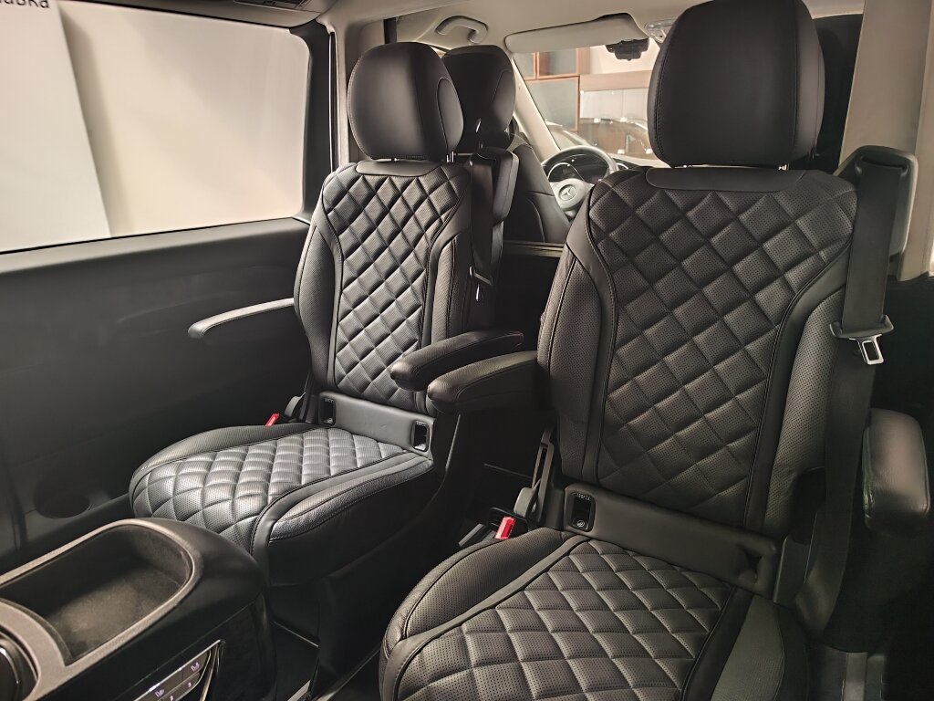 Автомобиль Mercedes-Benz V-Класс 250 d экстра длинный 2.1d AT (190 л.с.) 4WD - 10