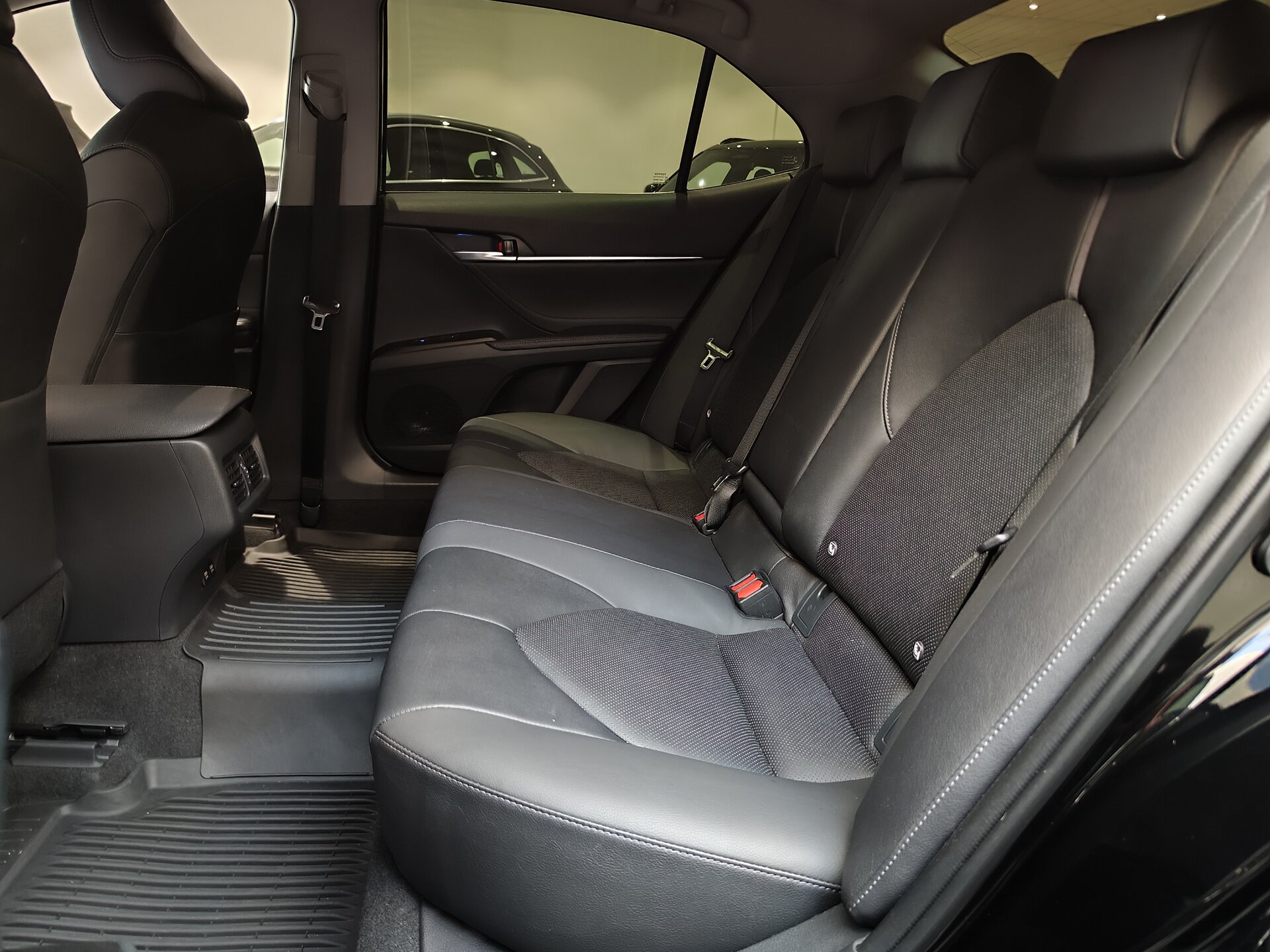 Автомобиль Toyota Camry 2.5 AT (200 л.с.) - 9