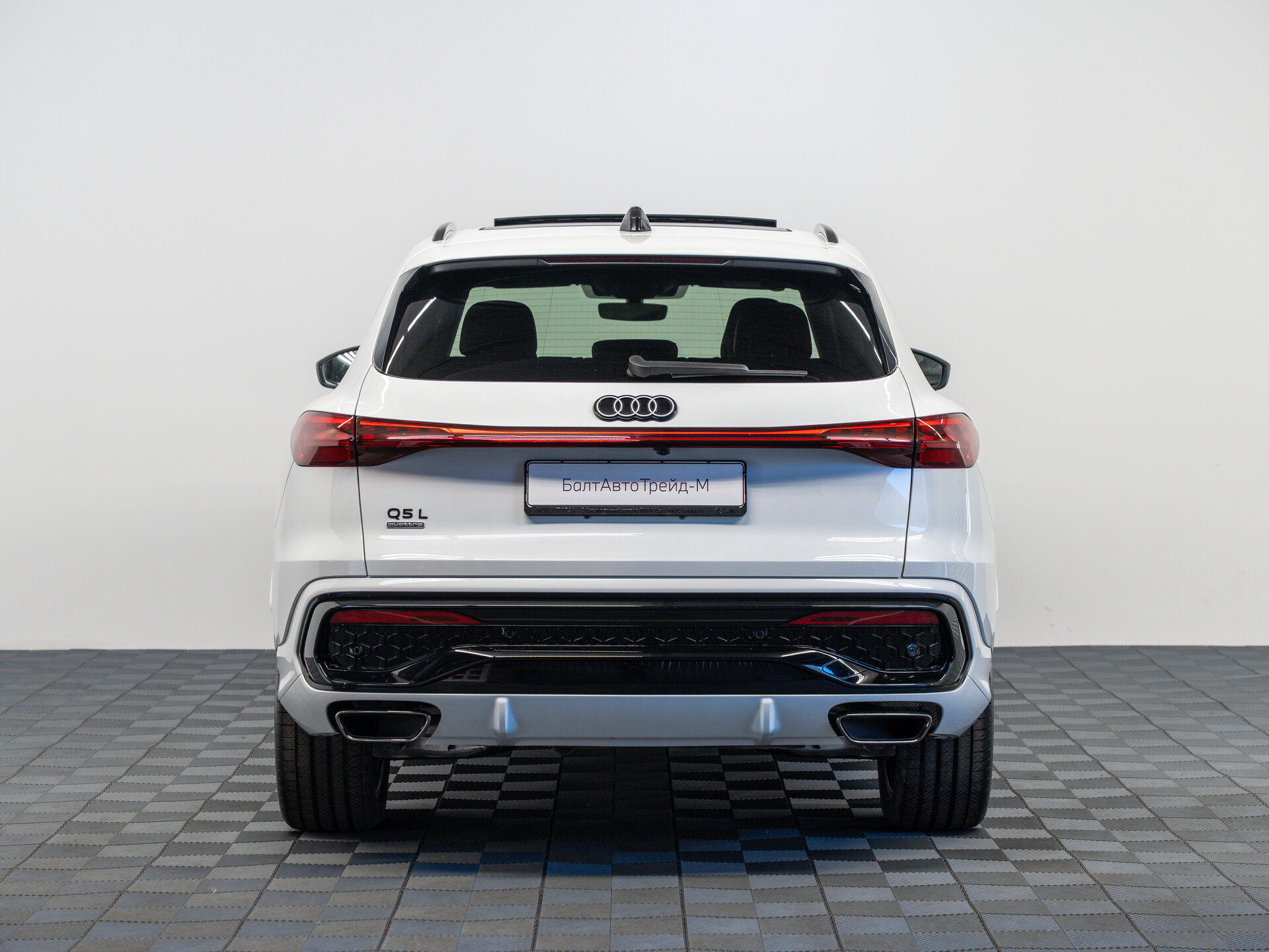 Автомобиль Audi Q5 L 2.0 AMT (204 л.с.) 4WD - 7