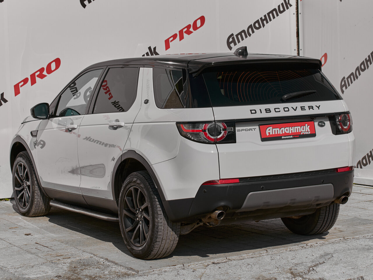 Купить Land Rover Discovery Sport 2.0d AT (180 л.с.) 4WD, 2017 в Екатеренбурге