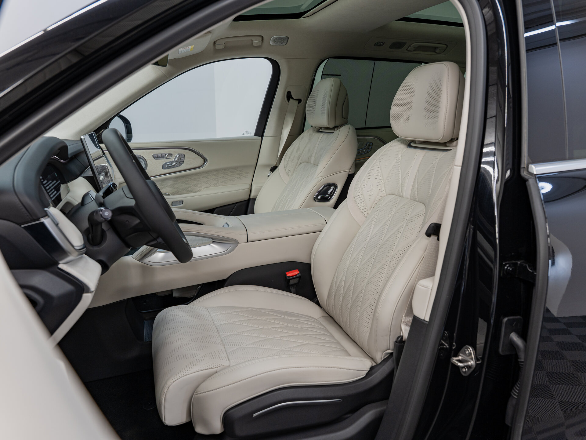 Автомобиль Zeekr 8X 55 kWh 2.0hyb AT (898 л.с.) 4WD - 13