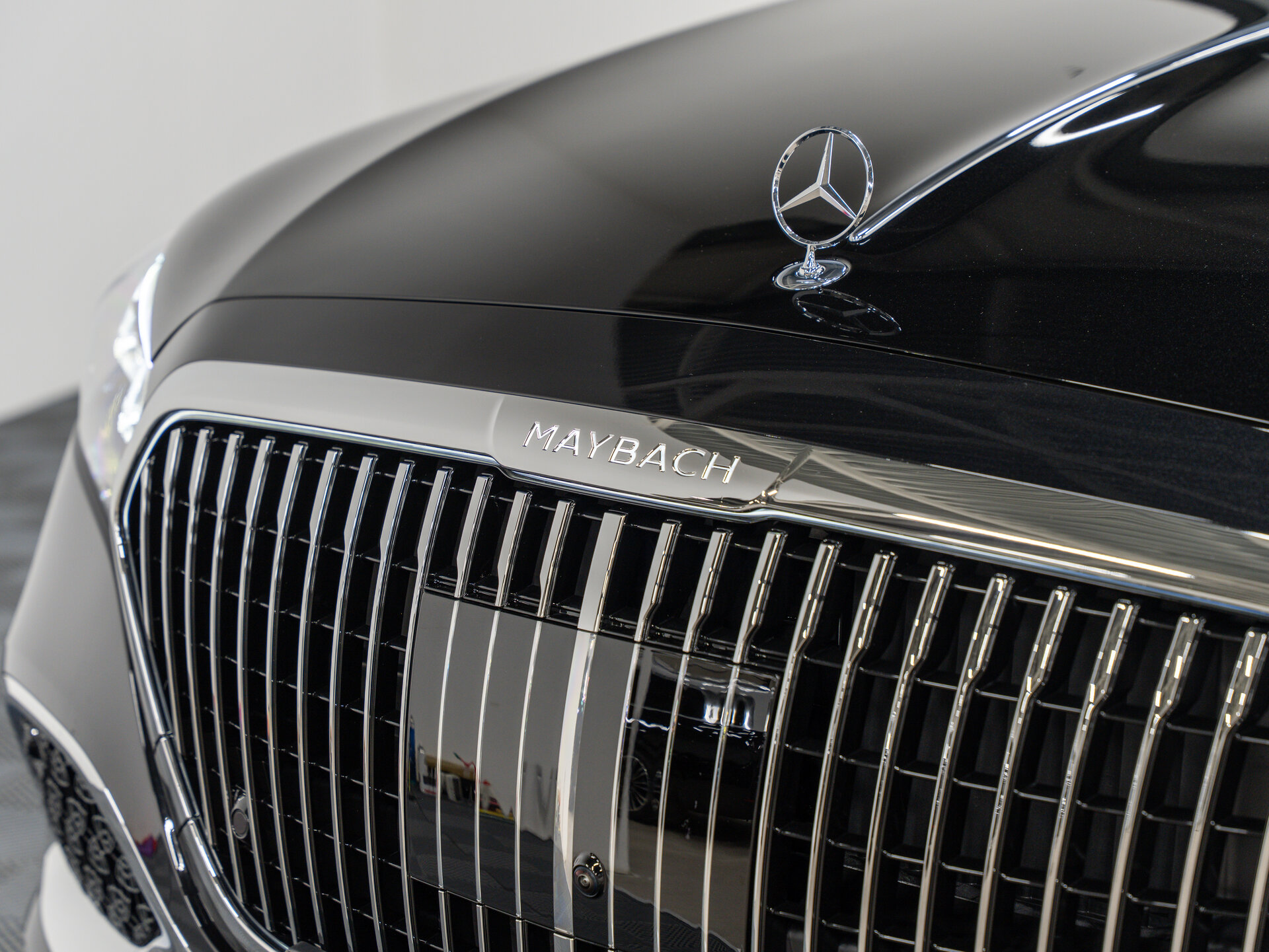Автомобиль Mercedes-Benz Maybach S-Класс 580 4.0 AT (537 л.с.) 4WD - 2