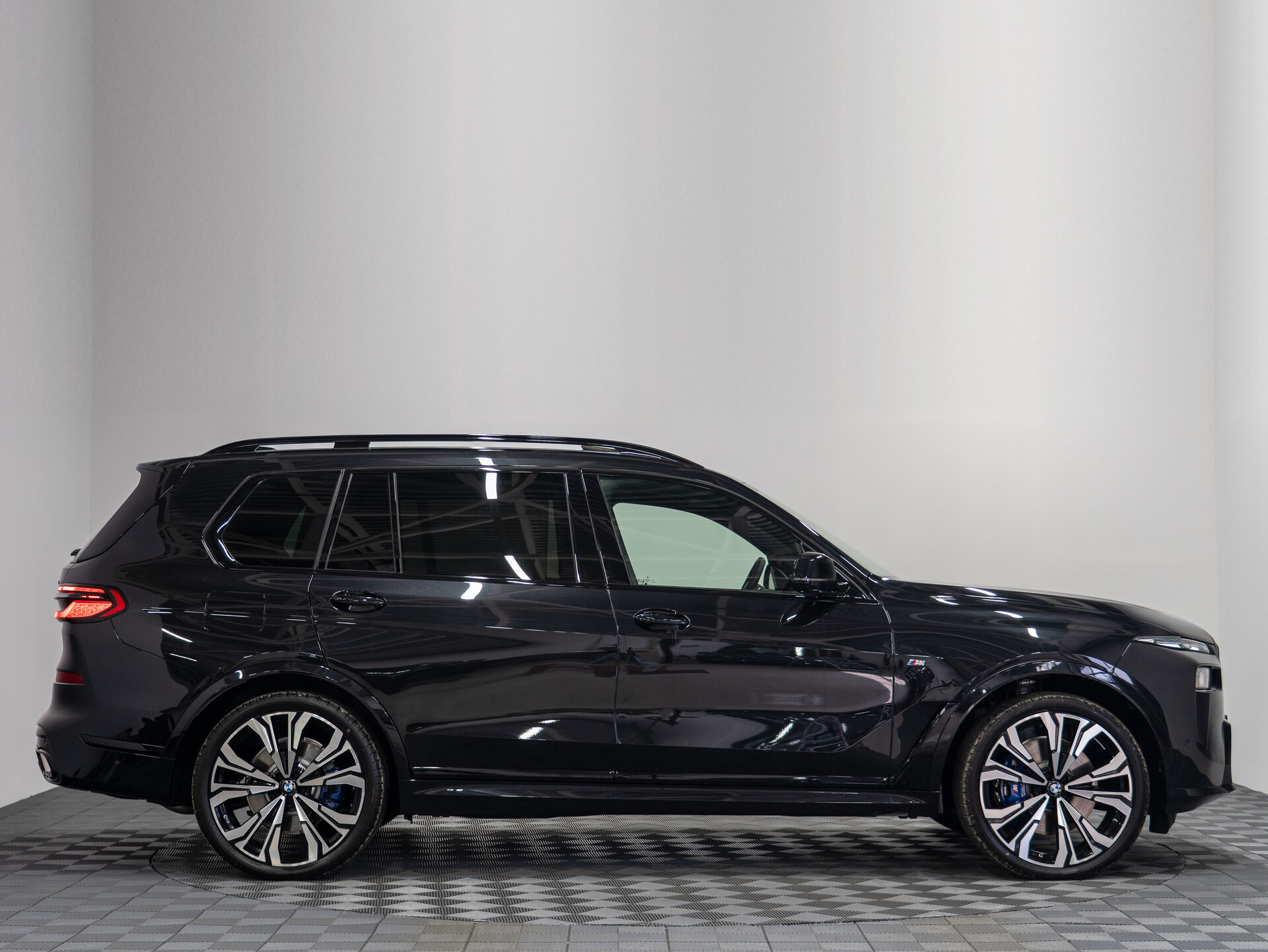 Автомобиль BMW X7 40d 3.0d AT (340 л.с.) 4WD - 7