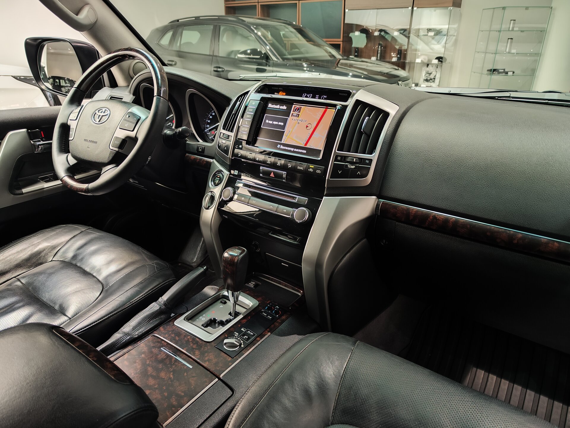 Автомобиль Toyota Land Cruiser 4.6 AT (309 л.с.) 4WD - 13
