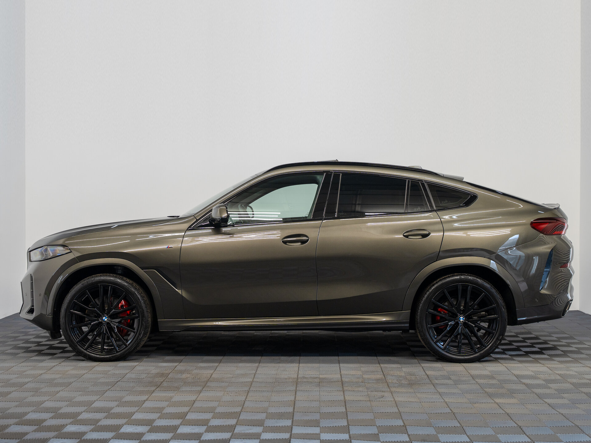 Автомобиль BMW X6 40d 3.0d AT (352 л.с.) 4WD - 7