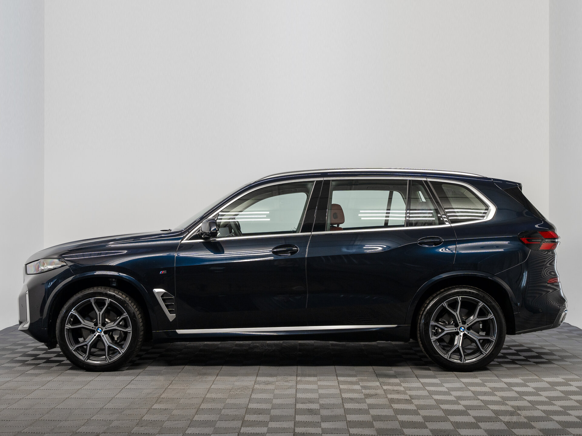 Автомобиль BMW X5 30Li 2.0 AT (258 л.с.) 4WD - 5