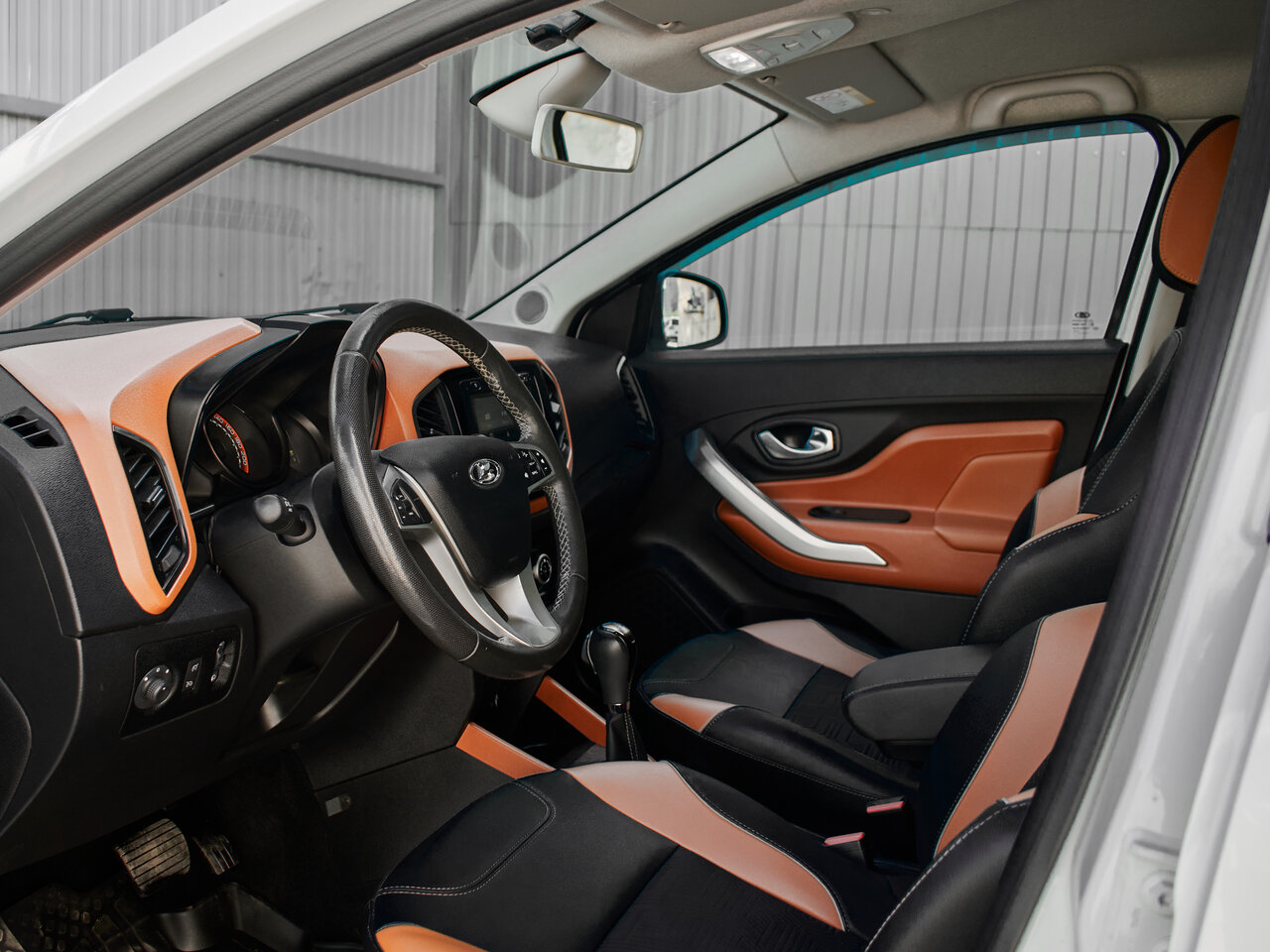 Купить Lada (ВАЗ) XRAY Cross 1.6 CVT (113 л.с.), 2019 в Екатеренбурге