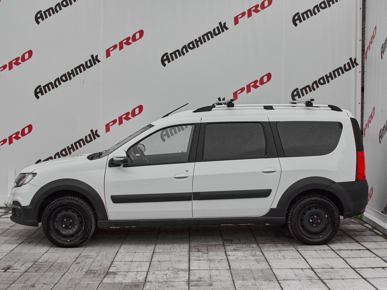 Купить Lada (ВАЗ) Largus Cross 1.6 MT (106 л.с.), 2021 в Екатеренбурге