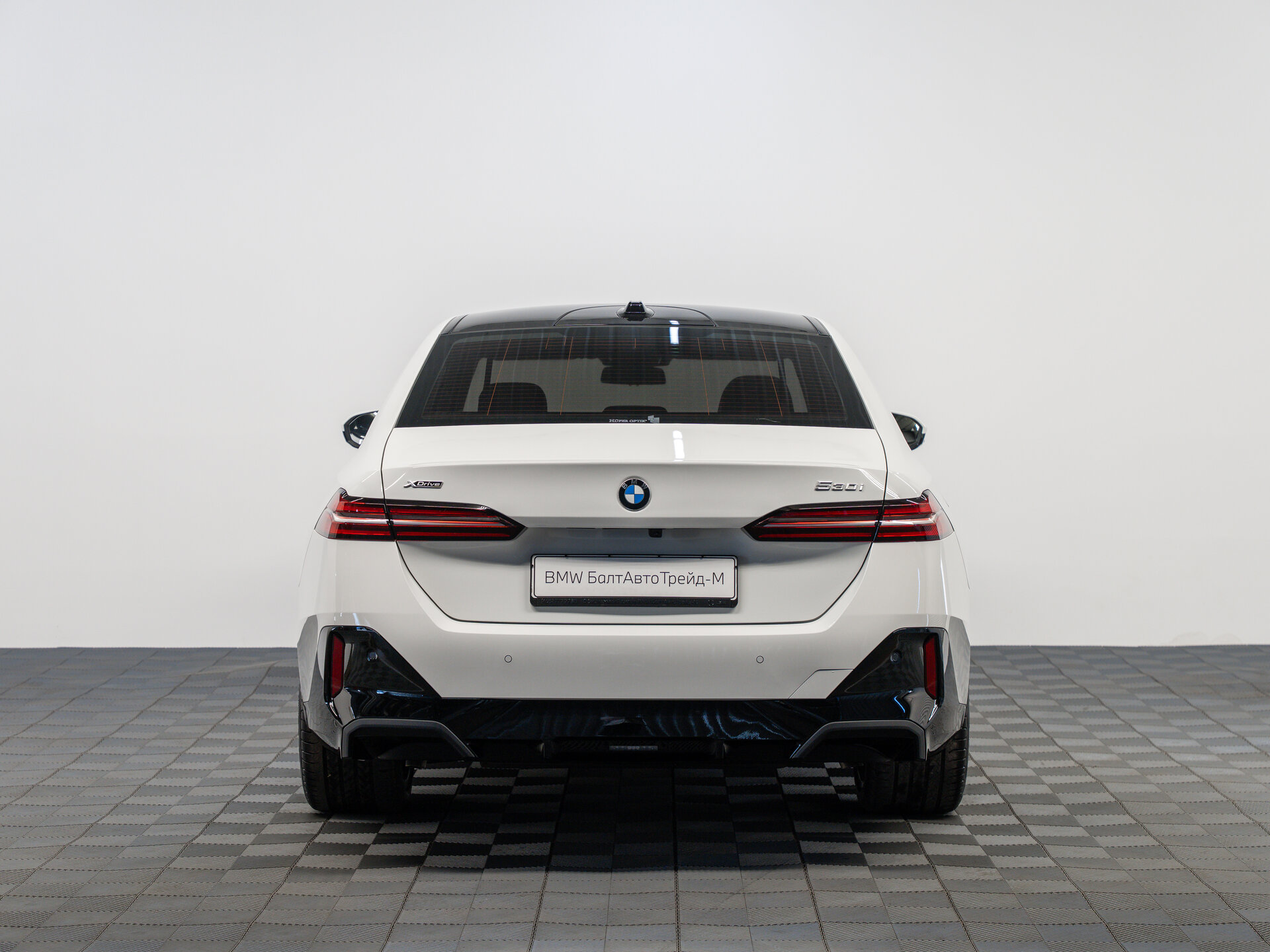 Автомобиль BMW 5 серии 530i xDrive 2.0 AT (258 л.с.) 4WD - 9