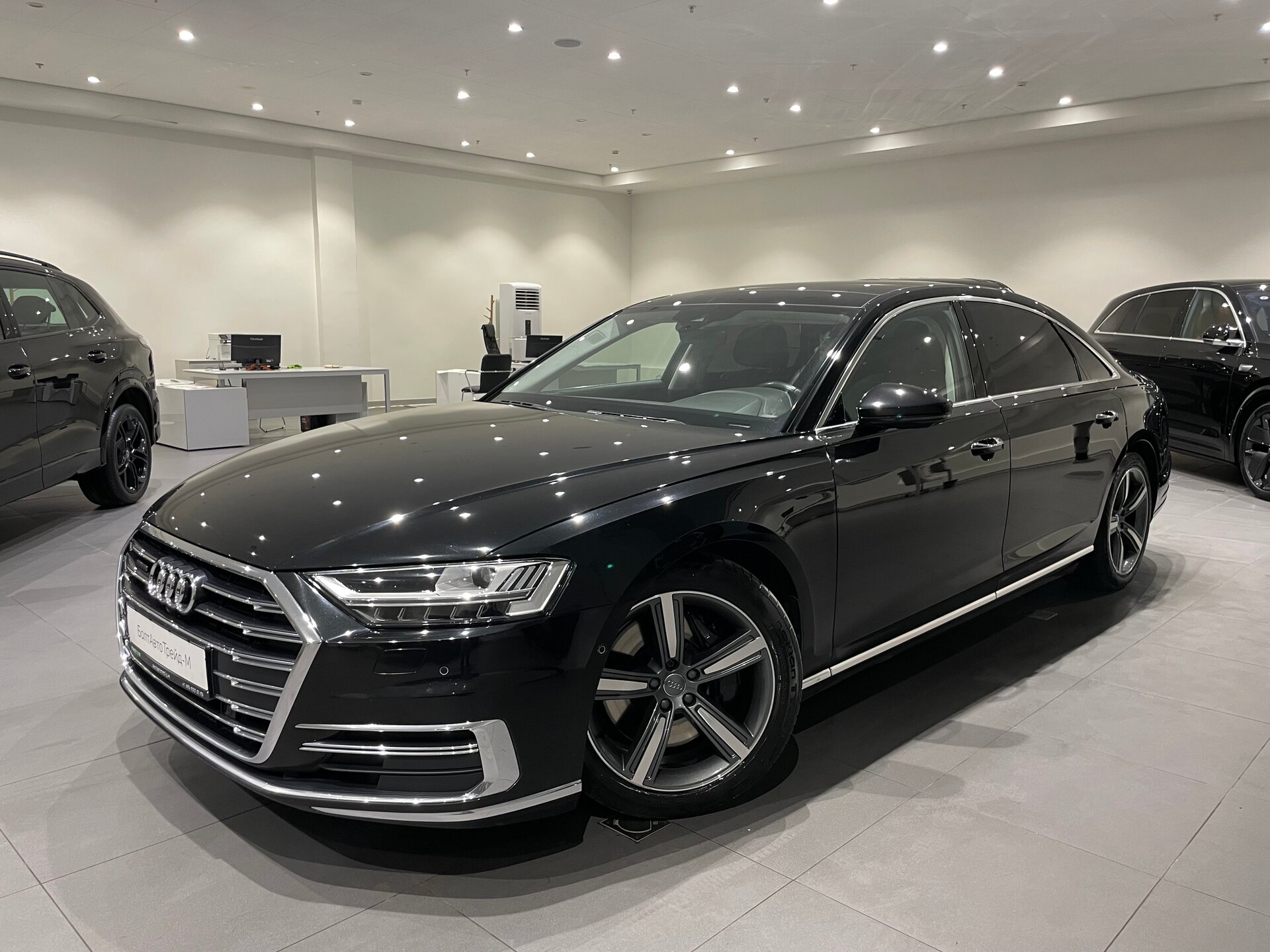 Автомобиль Audi A8 Long 55 TFSI 3.0 AT (340 л.с.) 4WD - 1