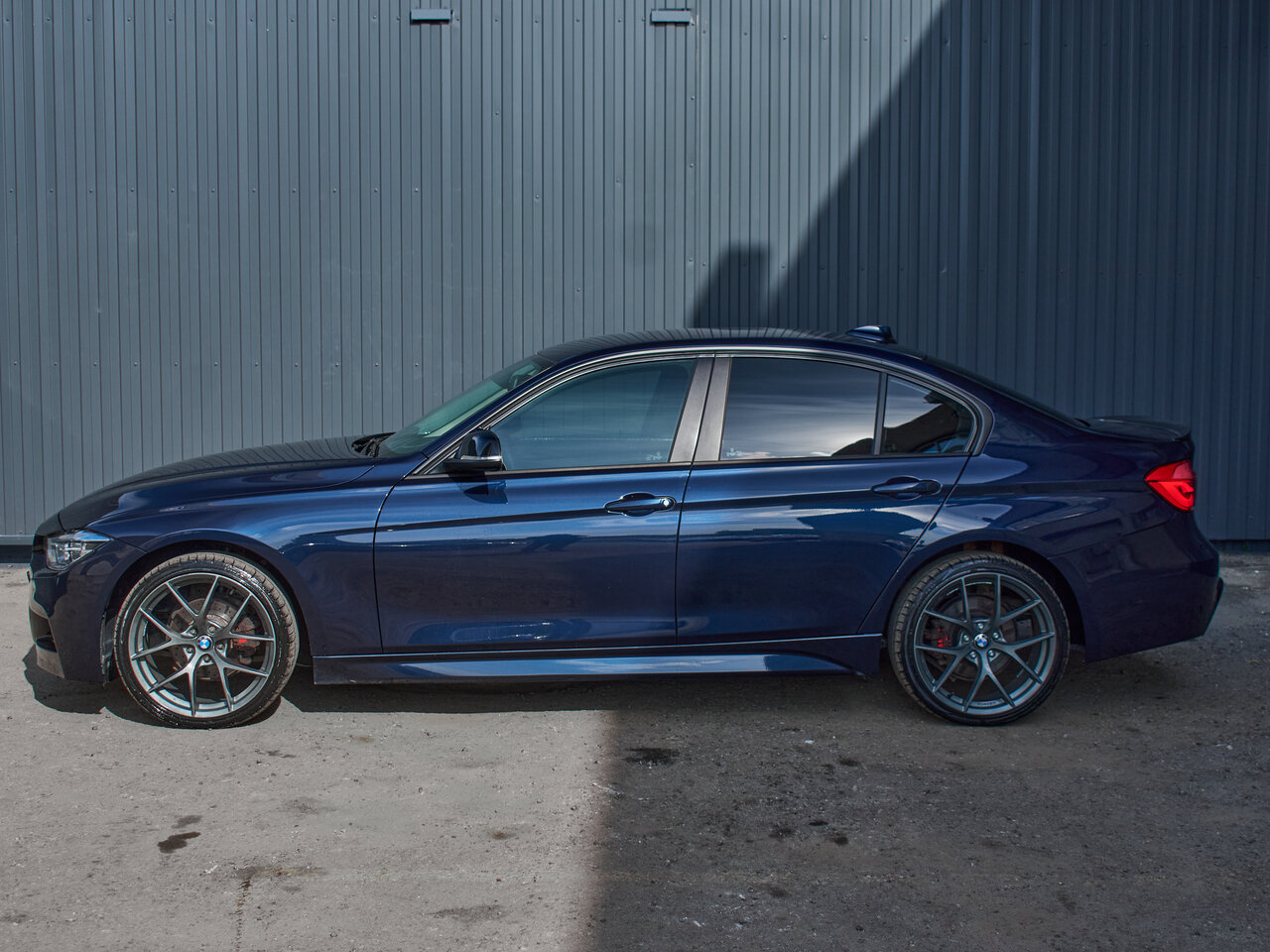 Купить BMW 3 серии 320i 2.0 AT (184 л.с.), 2017 в Екатеренбурге