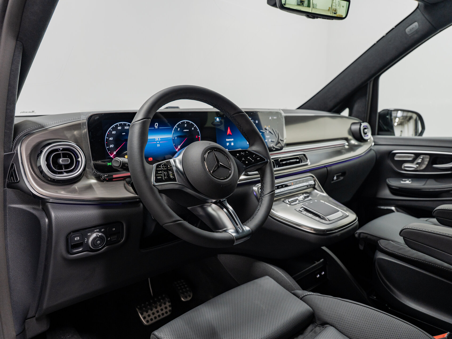 Автомобиль Mercedes-Benz V-Класс 300 d длинный 2.0d AT (237 л.с.) 4WD - 12