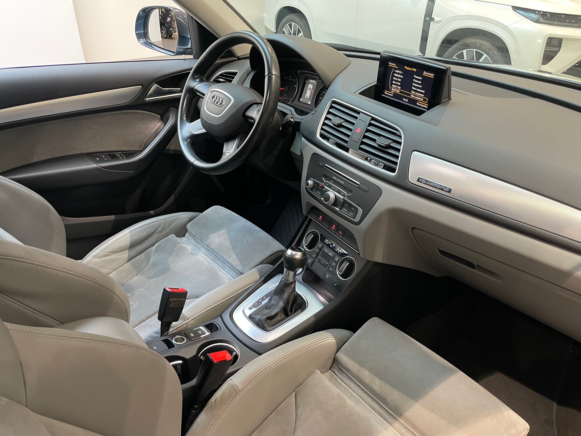 Автомобиль Audi Q3 2.0 AMT (180 л.с.) 4WD - 11