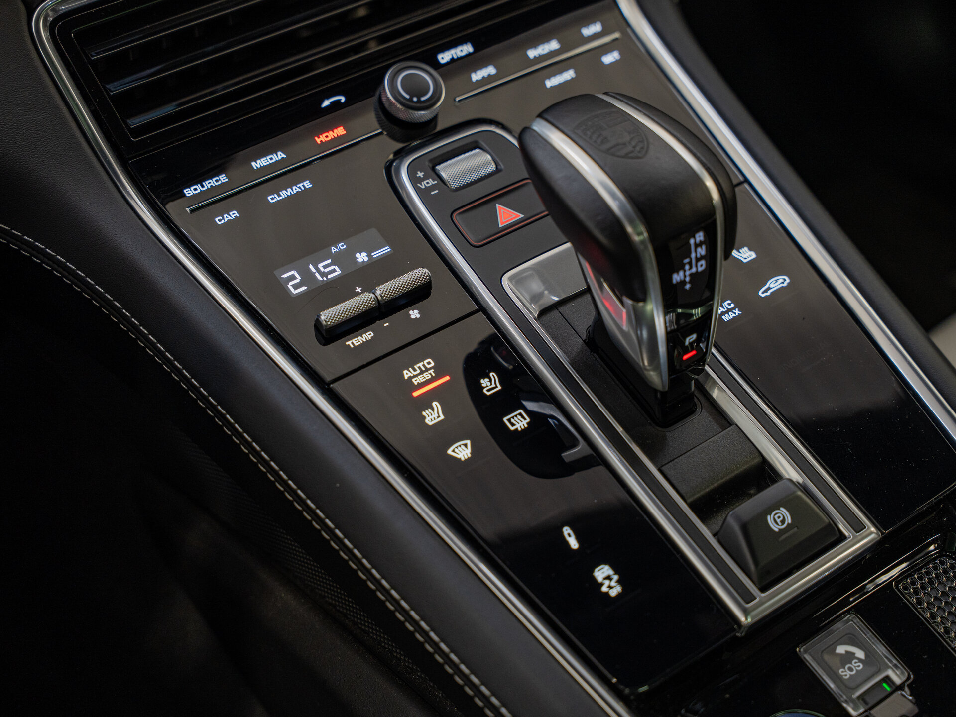 Автомобиль Porsche Panamera GTS 4.0 AMT (460 л.с.) 4WD - 19