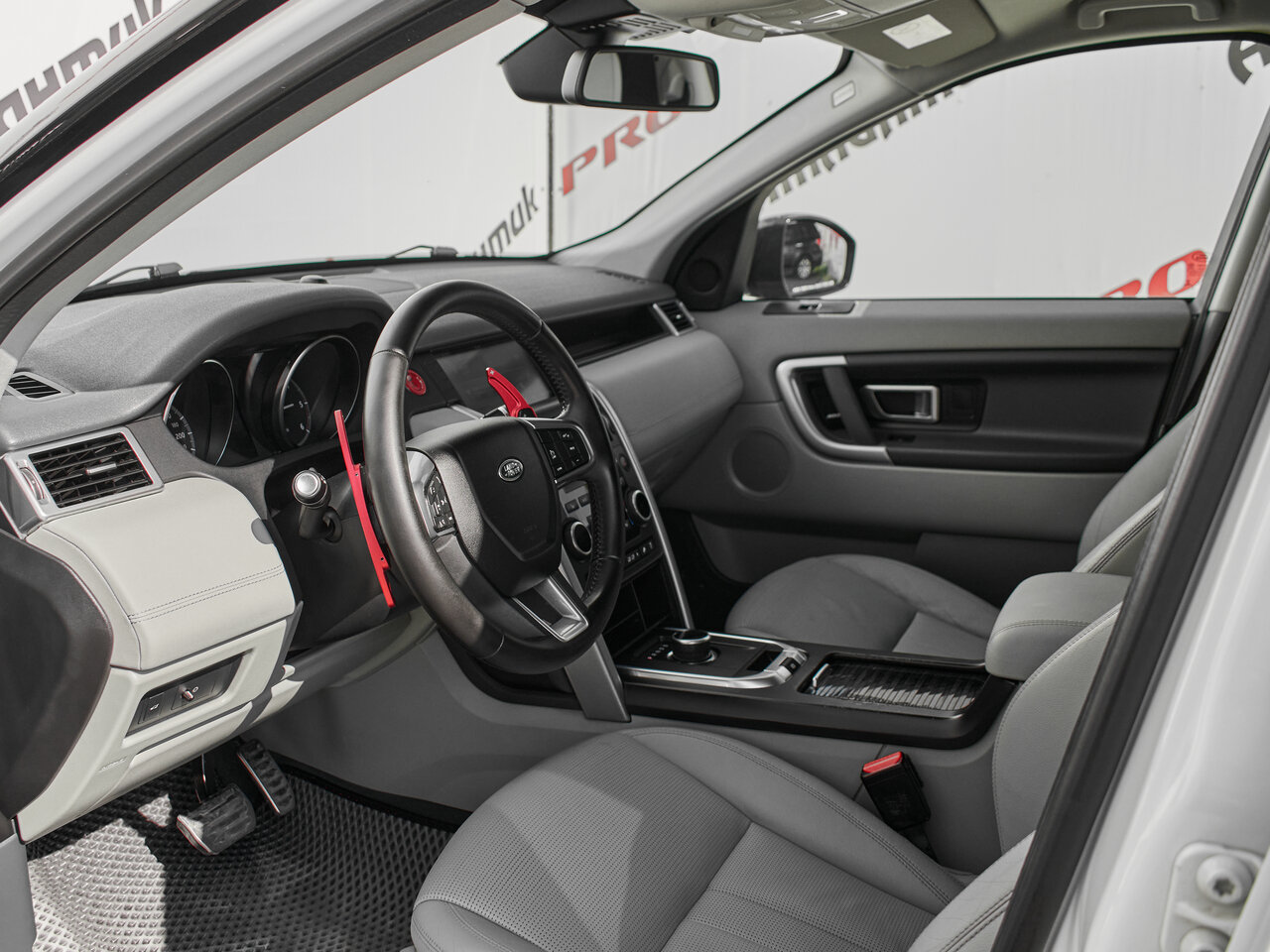 Купить Land Rover Discovery Sport 2.0d AT (180 л.с.) 4WD, 2017 в Екатеренбурге