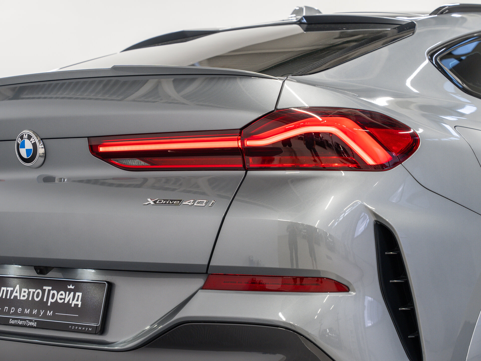 Автомобиль BMW X6 40i 3.0 AT (381 л.с.) 4WD - 8