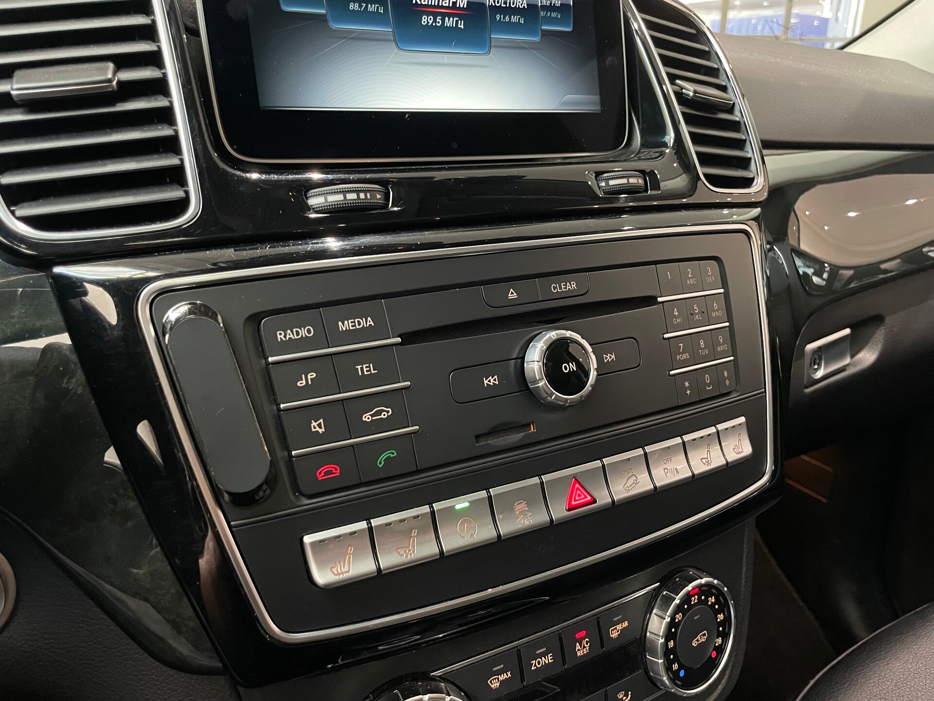 Автомобиль Mercedes-Benz GLE 400 9G-Tronic 3.0 AT (333 л.с.) 4WD - 19