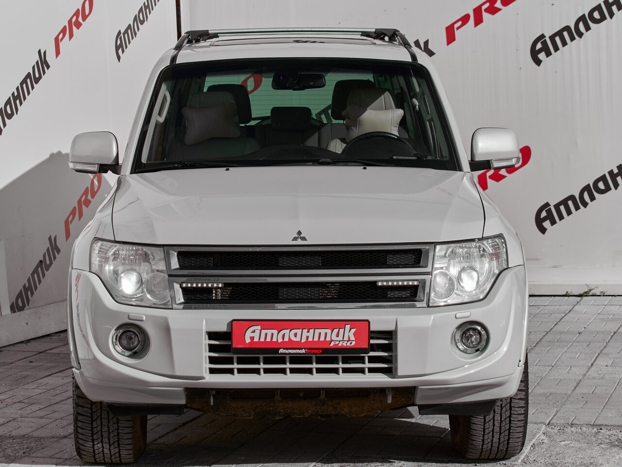 Купить Mitsubishi Pajero 3.2d AT (200 л.с.) 4WD, 2014 в Екатеренбурге
