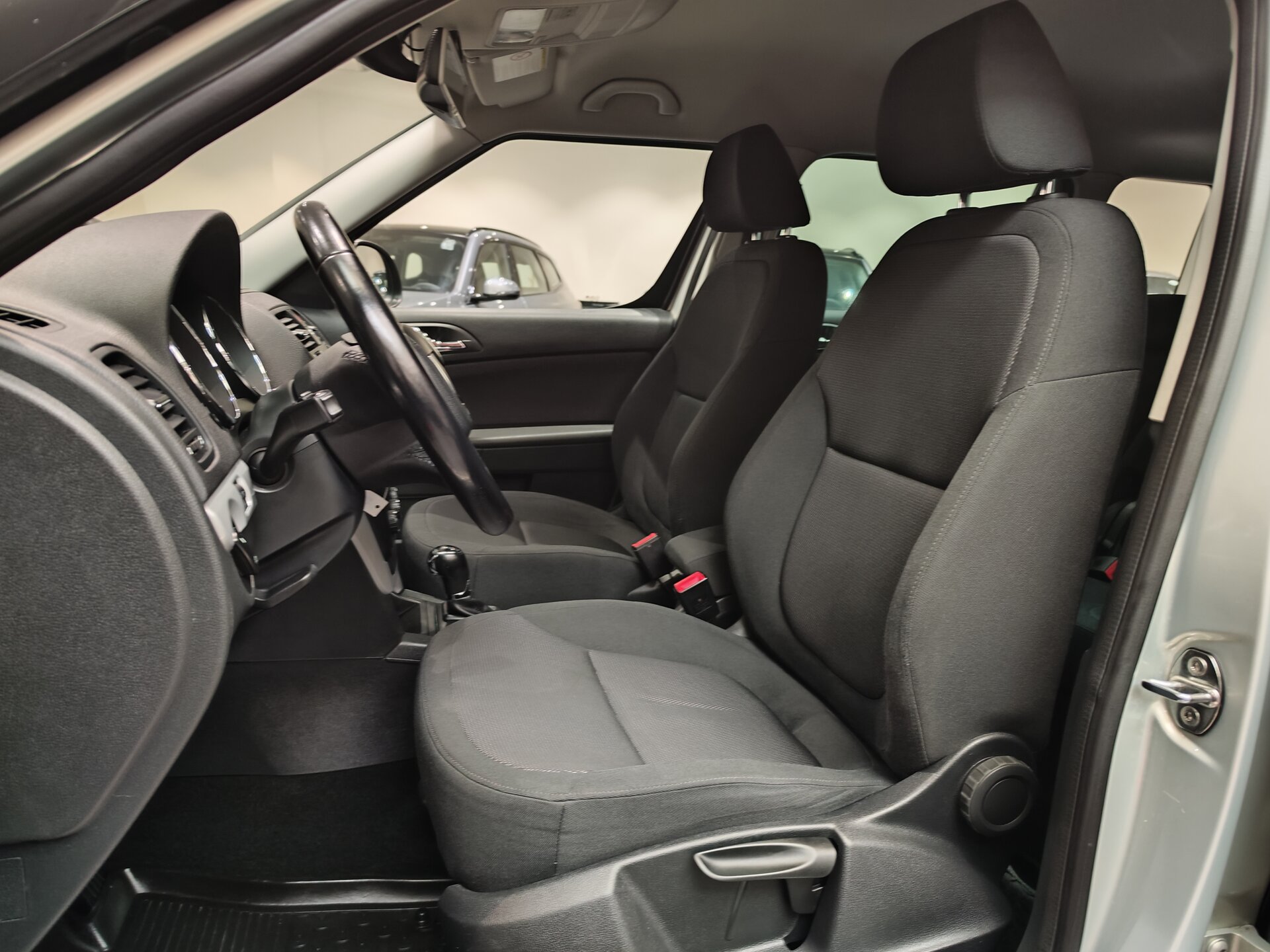 Автомобиль Skoda Yeti 1.4 AMT (122 л.с.) - 8