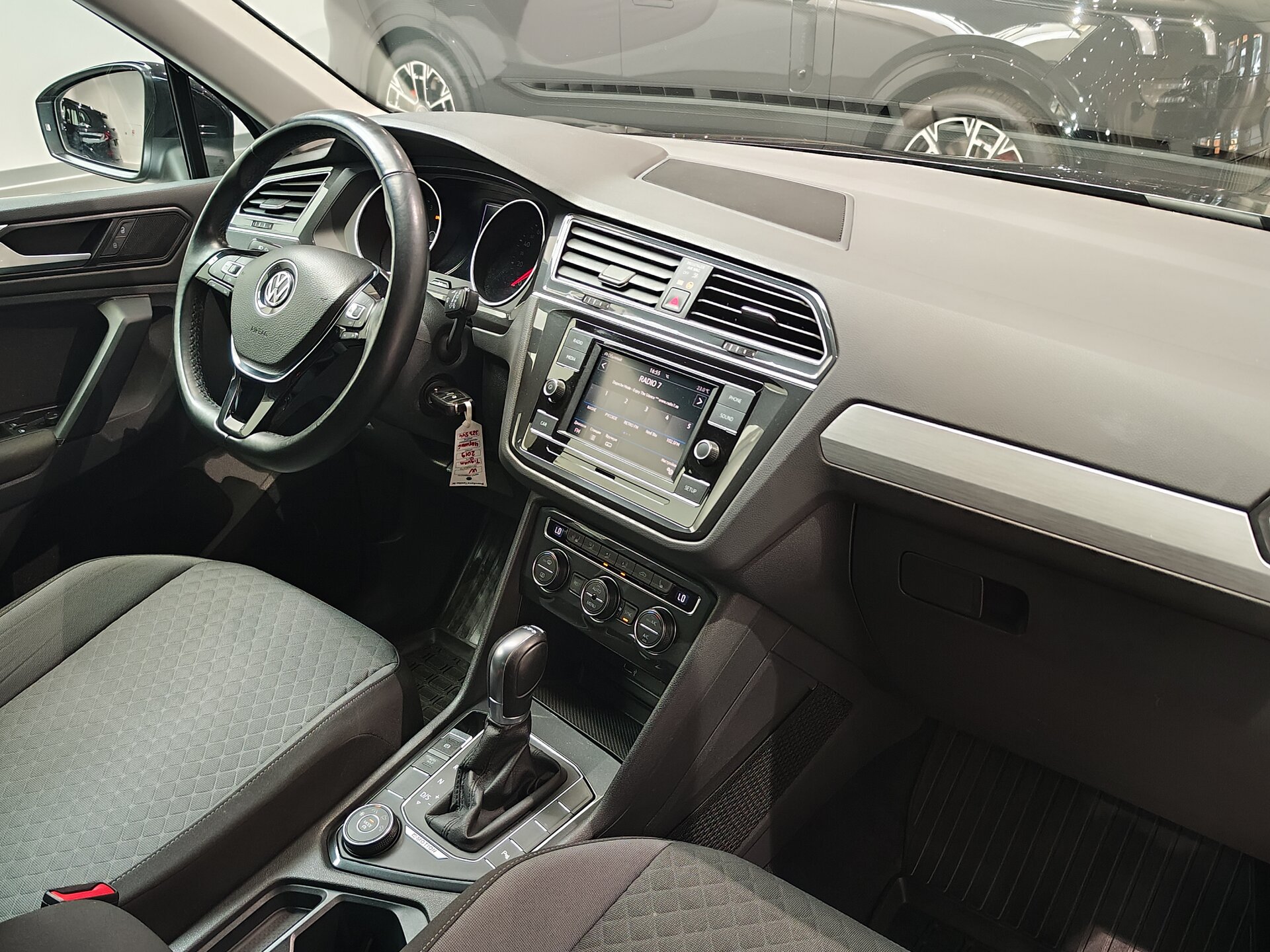 Автомобиль Volkswagen Tiguan 1.4 AMT (150 л.с.) 4WD - 14