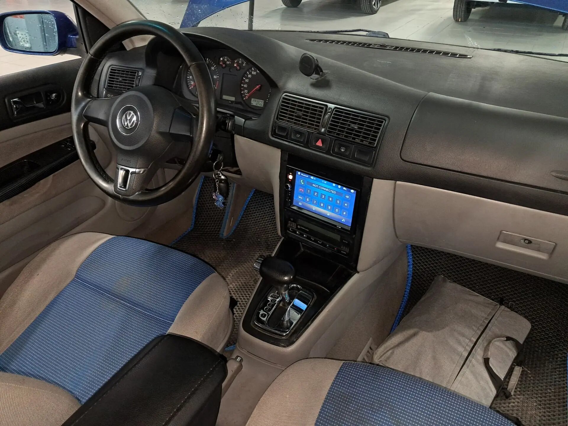 Volkswagen Golf IV - 1