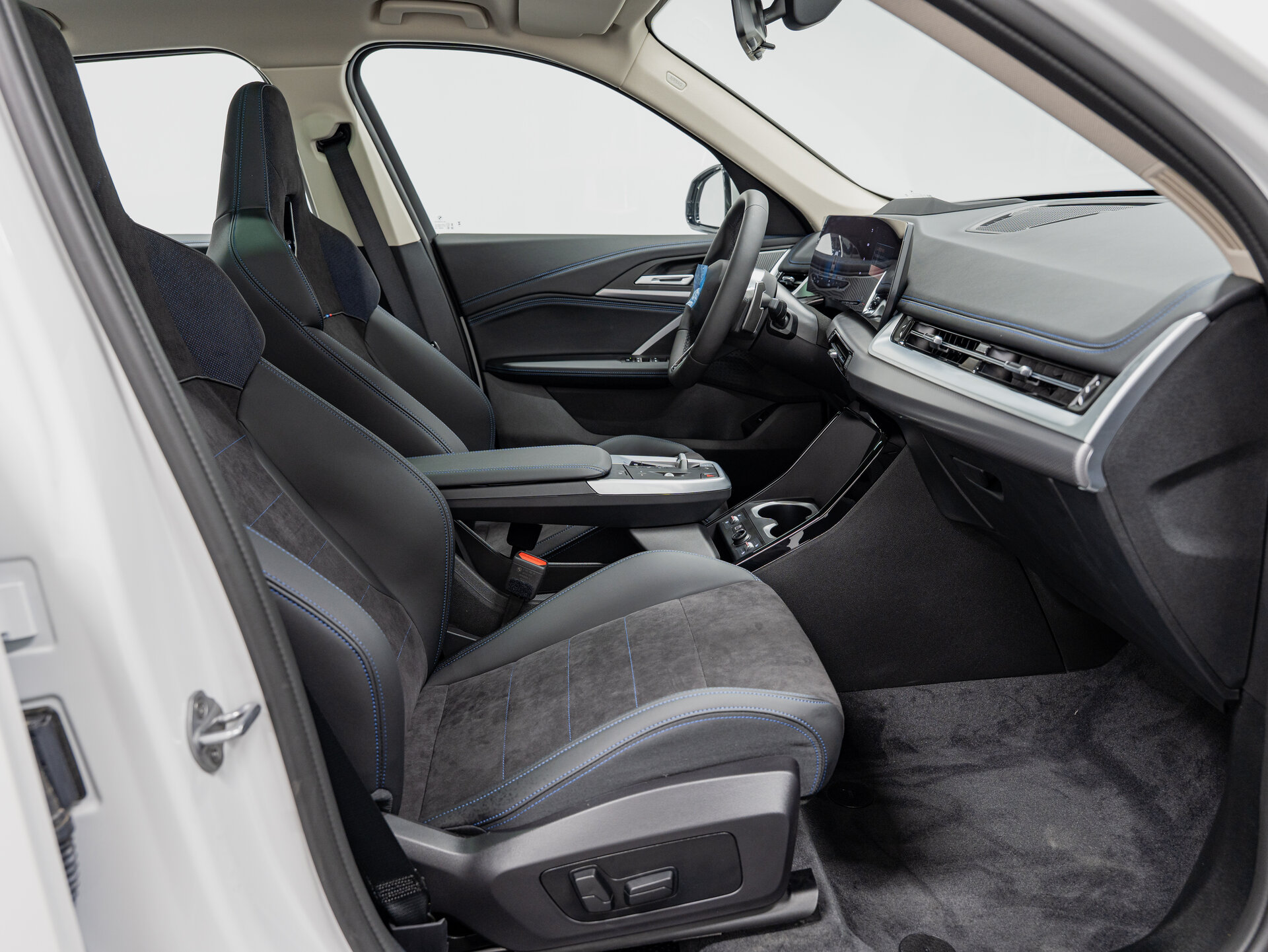 Автомобиль BMW X1 25Li xDrive 2.0 AMT (204 л.с.) 4WD - 13