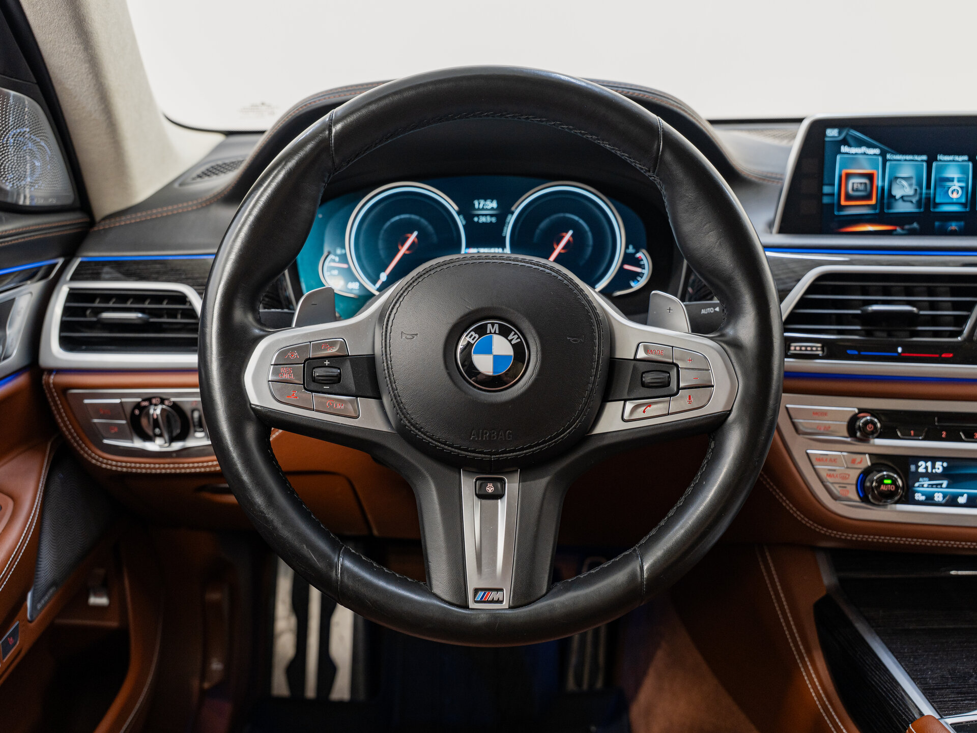 Автомобиль BMW 7 серии M760Li xDrive 6.6 AT (610 л.с.) 4WD - 13
