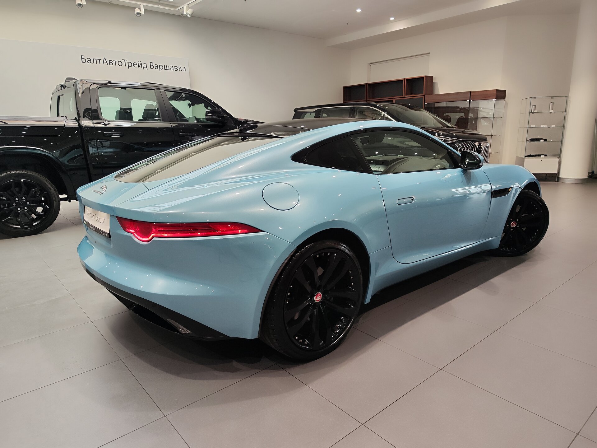 Автомобиль Jaguar F-Type 2.0 AT (300 л.с.) - 6