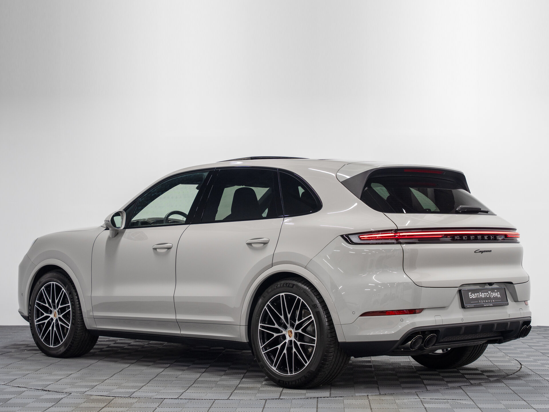 Автомобиль Porsche Cayenne 3.0 AT (353 л.с.) 4WD - 9