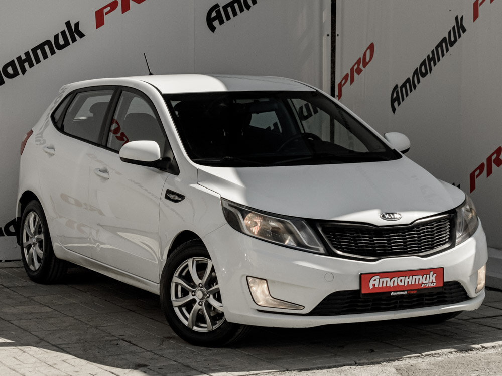 Купить Kia Rio 5-speed 1.6 MT (123 л.с.), 2014 в Екатеренбурге