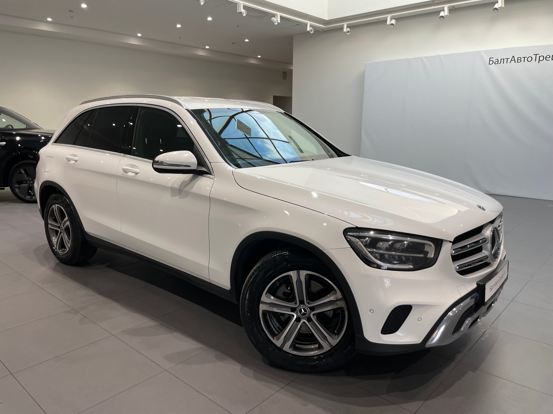 Автомобиль Mercedes-Benz GLC 200 2.0 AT (197 л.с.) 4WD - 3