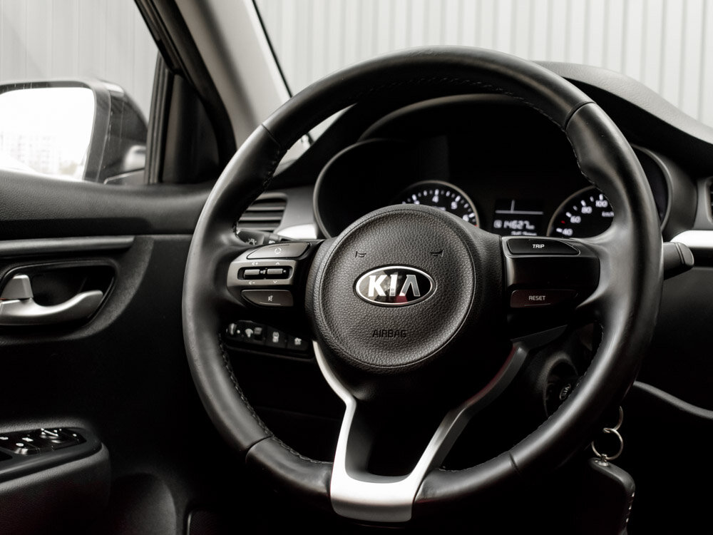Купить Kia Rio X-Line 1.6 MT (123 л.с.), 2018 в Екатеренбурге