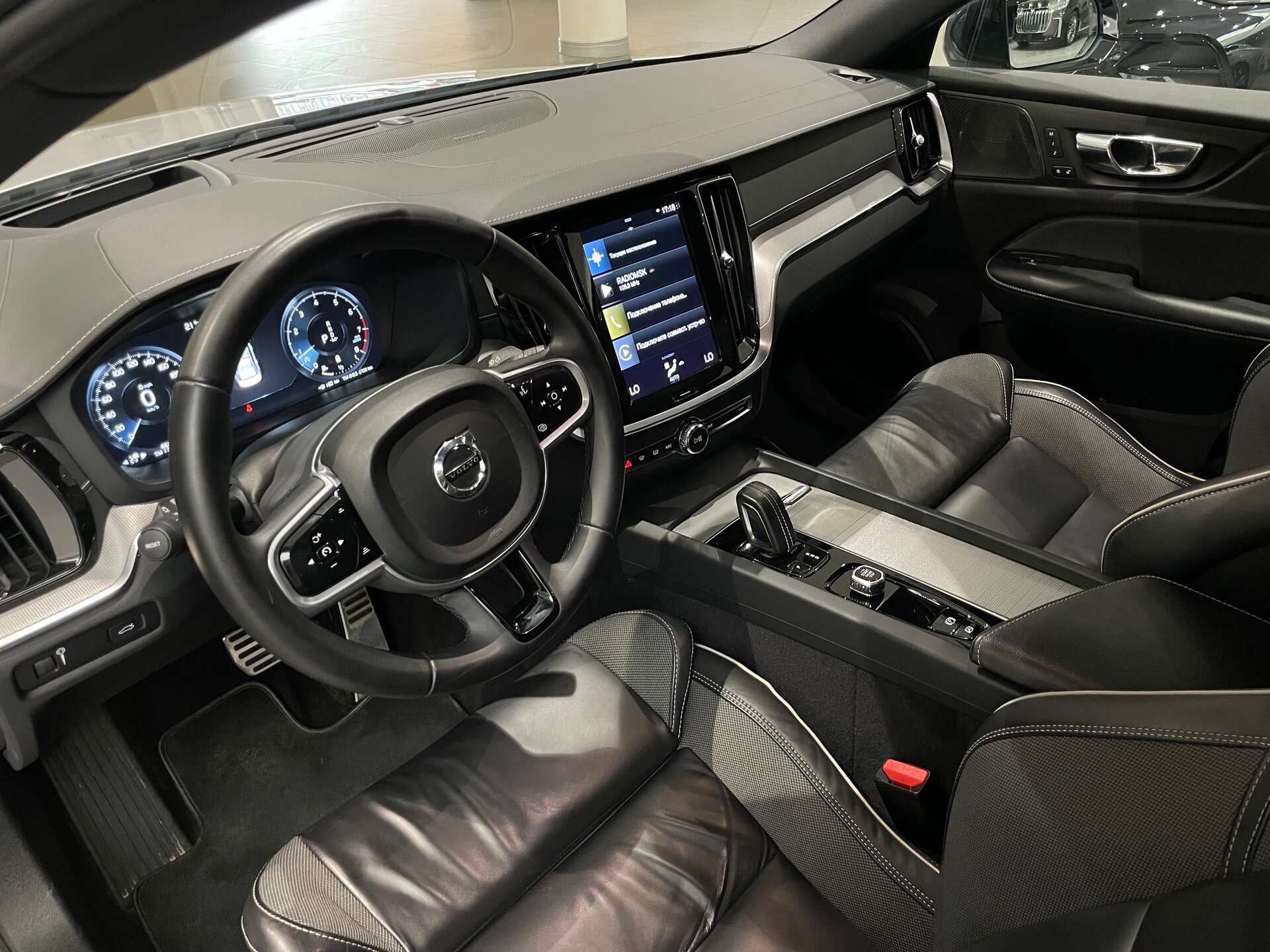 Автомобиль Volvo S60 2.0 AT (250 л.с.) - 7