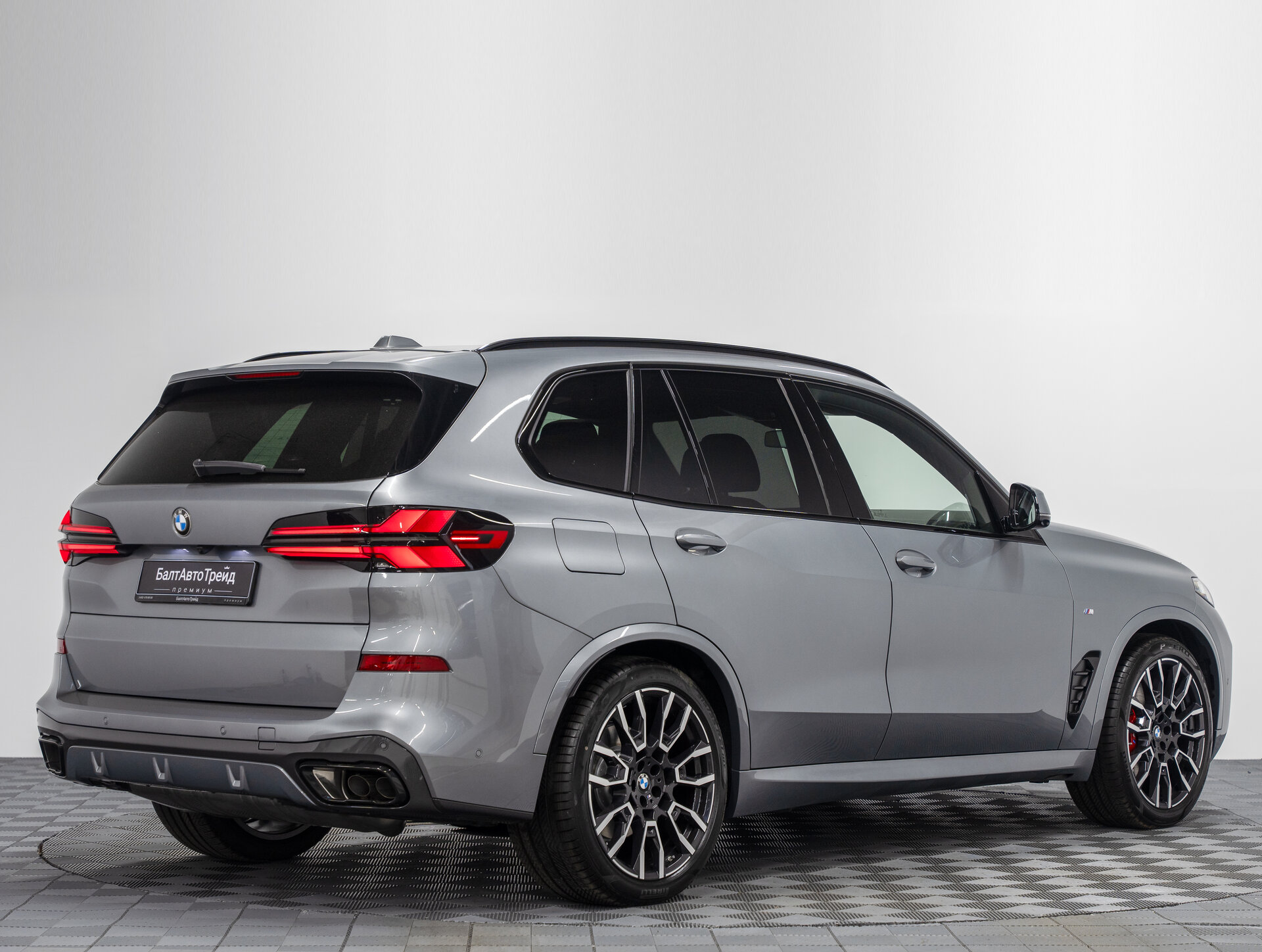 Автомобиль BMW X5 40i 3.0 AT (381 л.с.) 4WD - 7