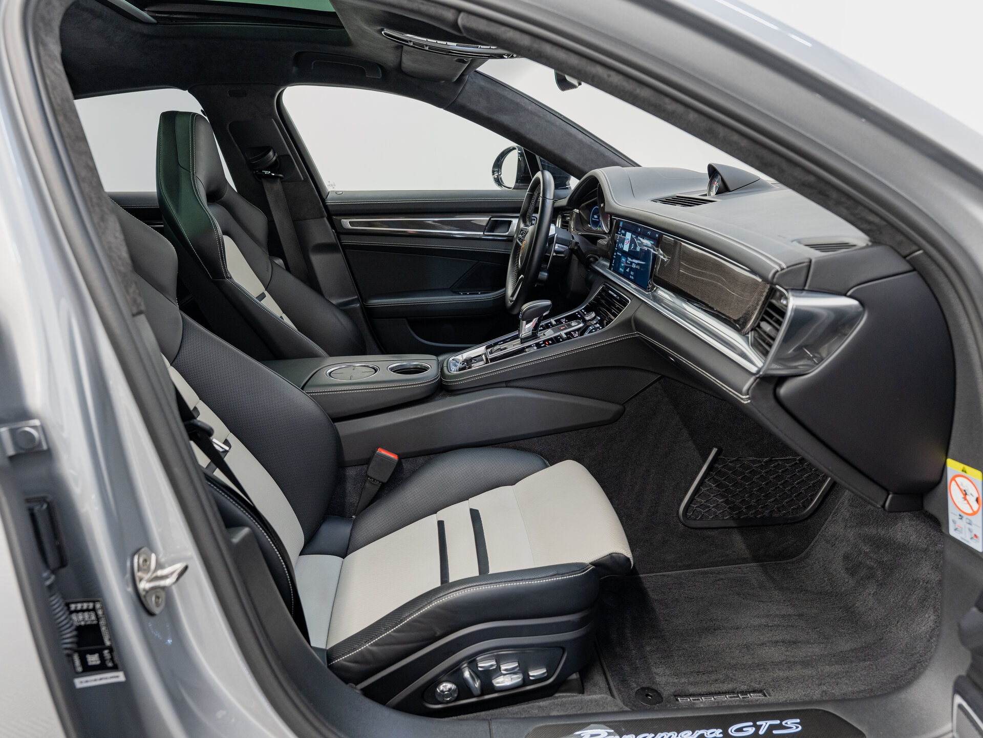 Автомобиль Porsche Panamera GTS 4.0 AMT (460 л.с.) 4WD - 10