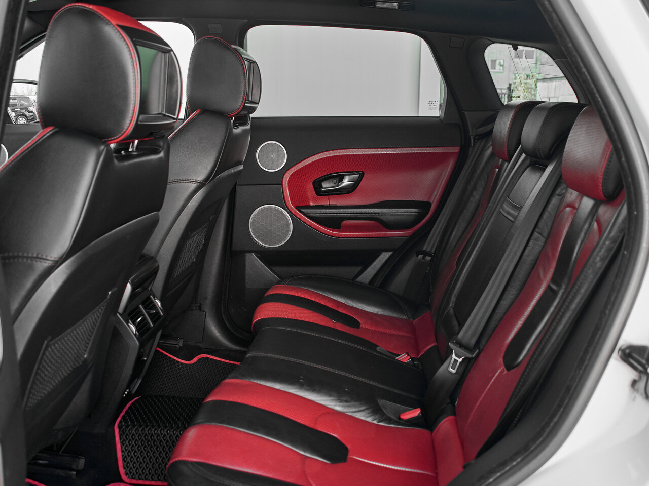 Купить Land Rover Range Rover Evoque 6-speed 2.0 AT (240 л.с.) 4WD, 2011 в Екатеренбурге