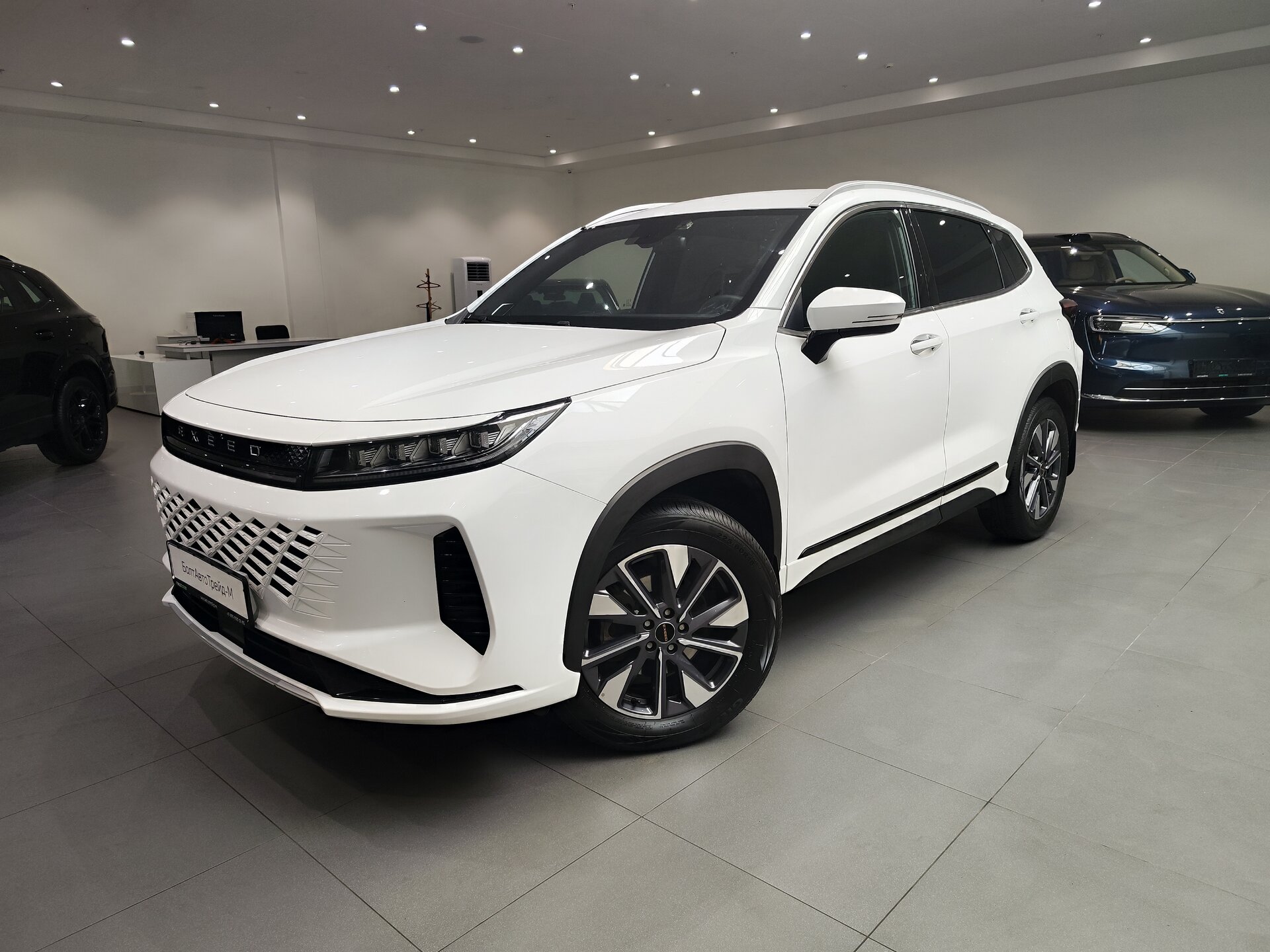 Автомобиль EXEED LX 1.5 CVT (147 л.с.) - 1