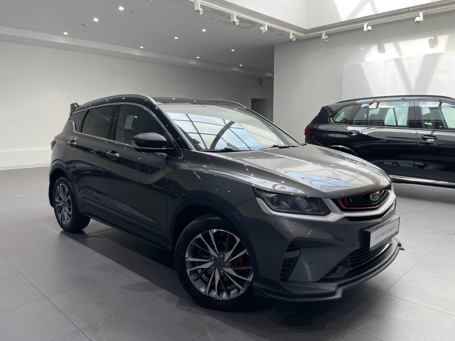 Автомобиль Geely Coolray 1.5 AMT (150 л.с.) - 3