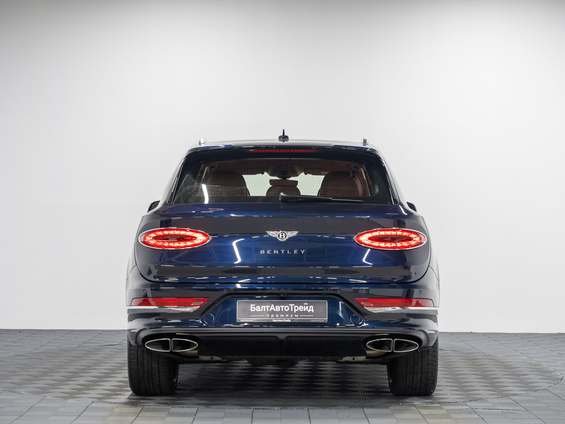 Автомобиль Bentley Bentayga 4.0 AT (550 л.с.) 4WD - 9