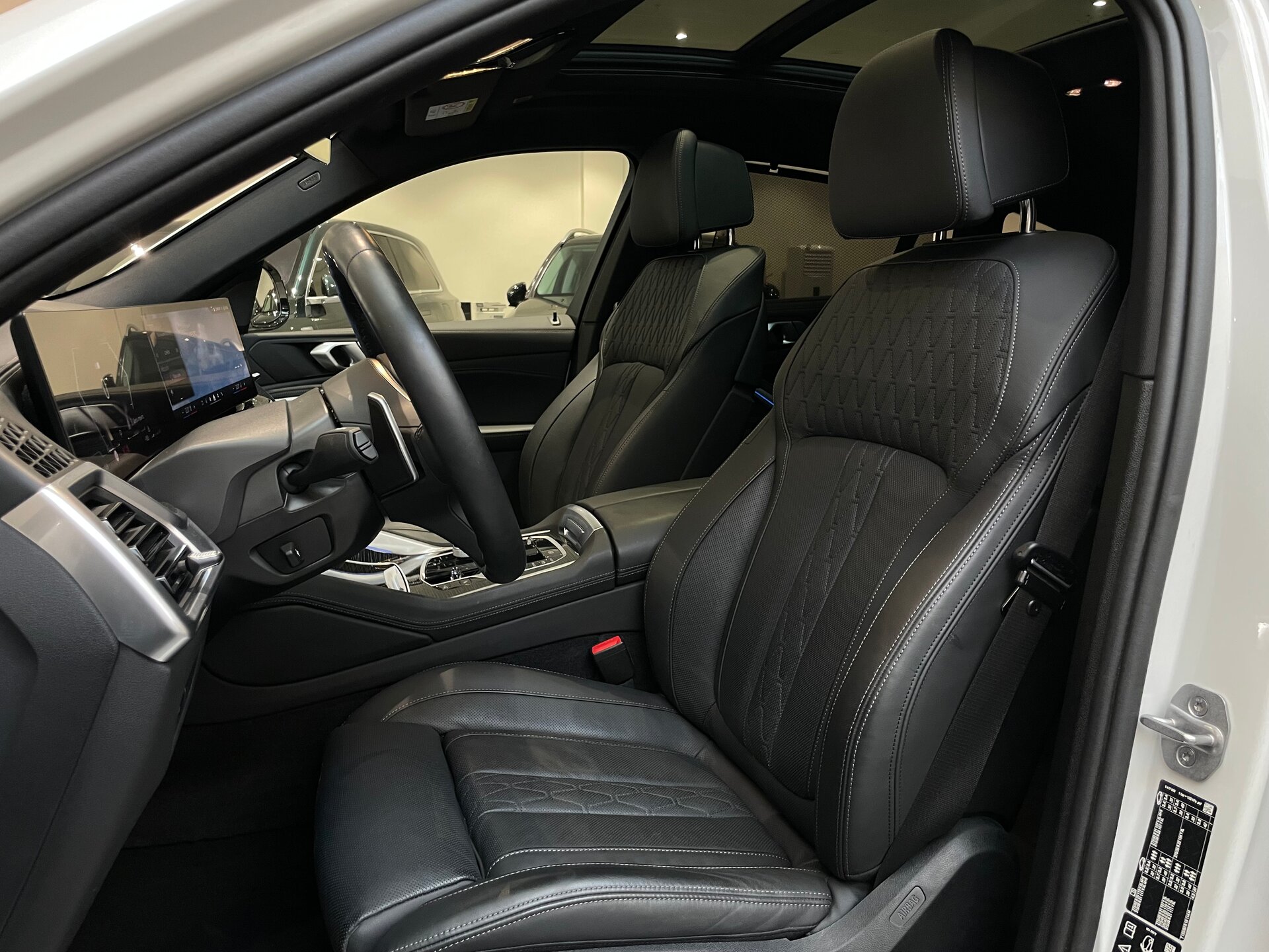 Автомобиль BMW X6 40i 3.0 AT (381 л.с.) 4WD - 8