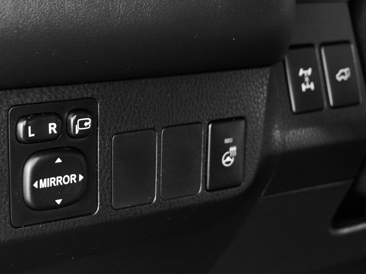 Купить Toyota RAV4 2.0 CVT (146 л.с.) 4WD, 2016 в Екатеренбурге