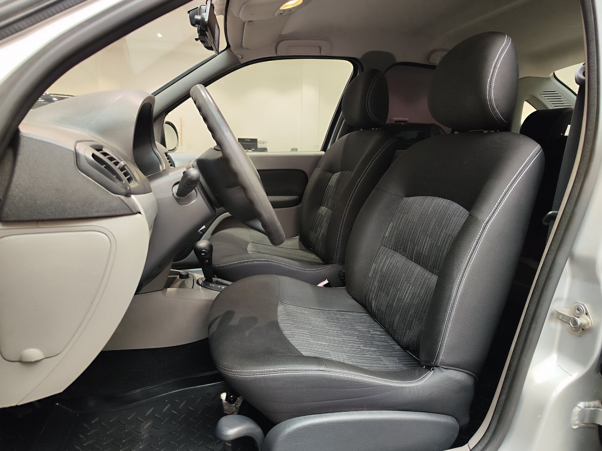 Автомобиль Renault Symbol 1.4 AT (98 л.с.) - 8