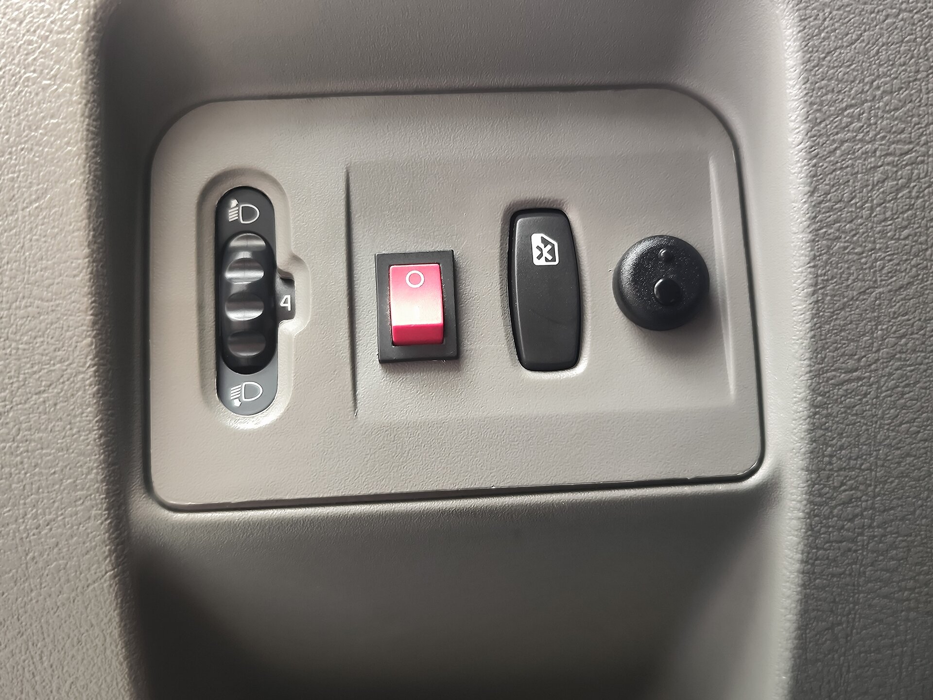 Автомобиль Renault Symbol 1.4 AT (98 л.с.) - 17