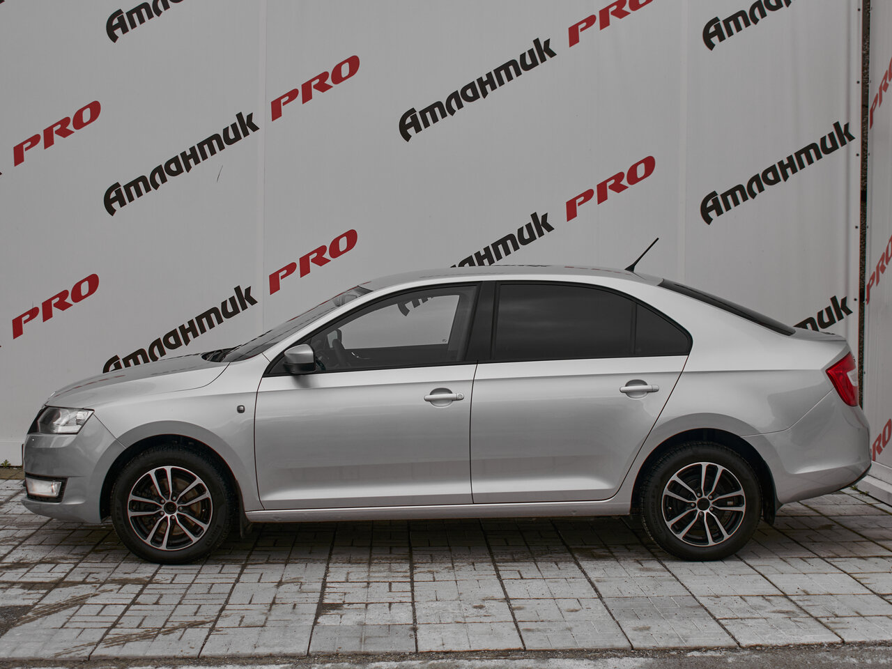 Купить Skoda Rapid 1.6 AT (105 л.с.), 2014 в Екатеренбурге