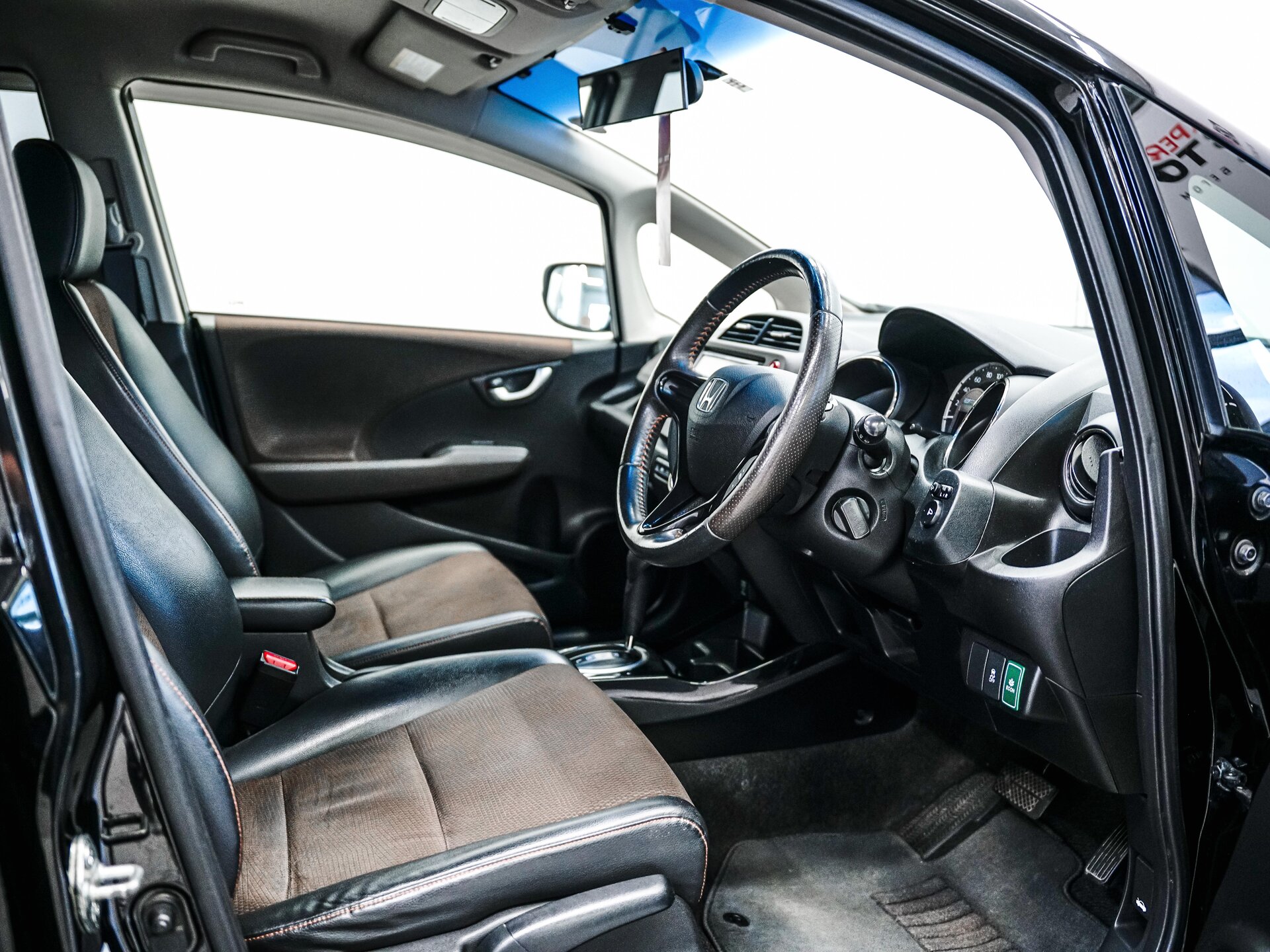 Honda Fit Shuttle 2012 17