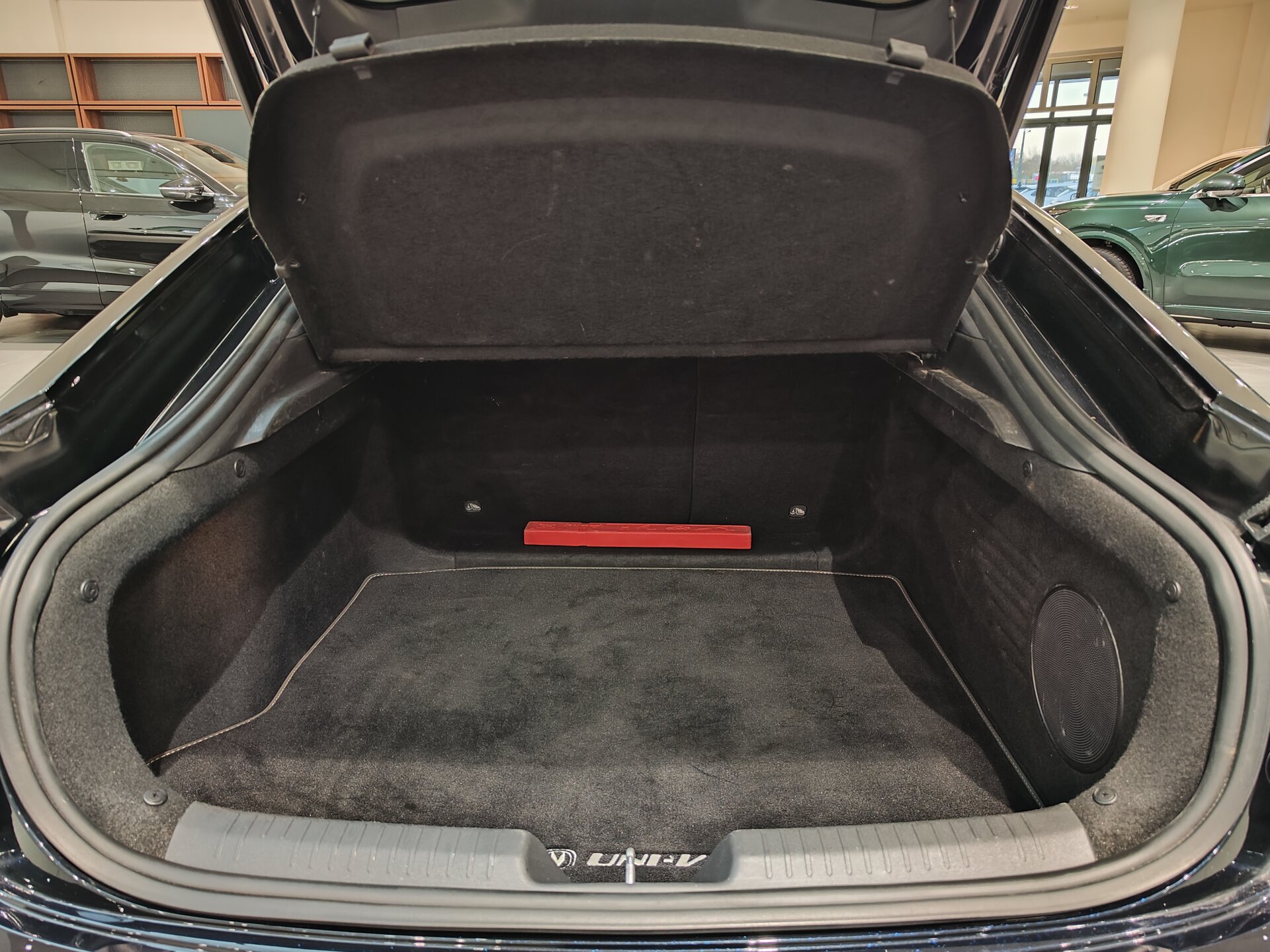 Автомобиль Changan UNI-V 1.5 AMT (181 л.с.) - 11
