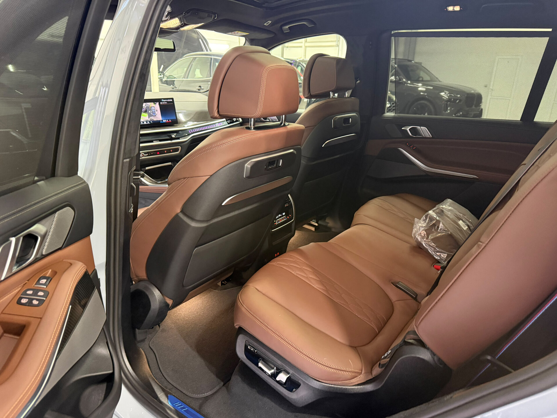 Автомобиль BMW X7 40d 3.0d AT (340 л.с.) 4WD - 11